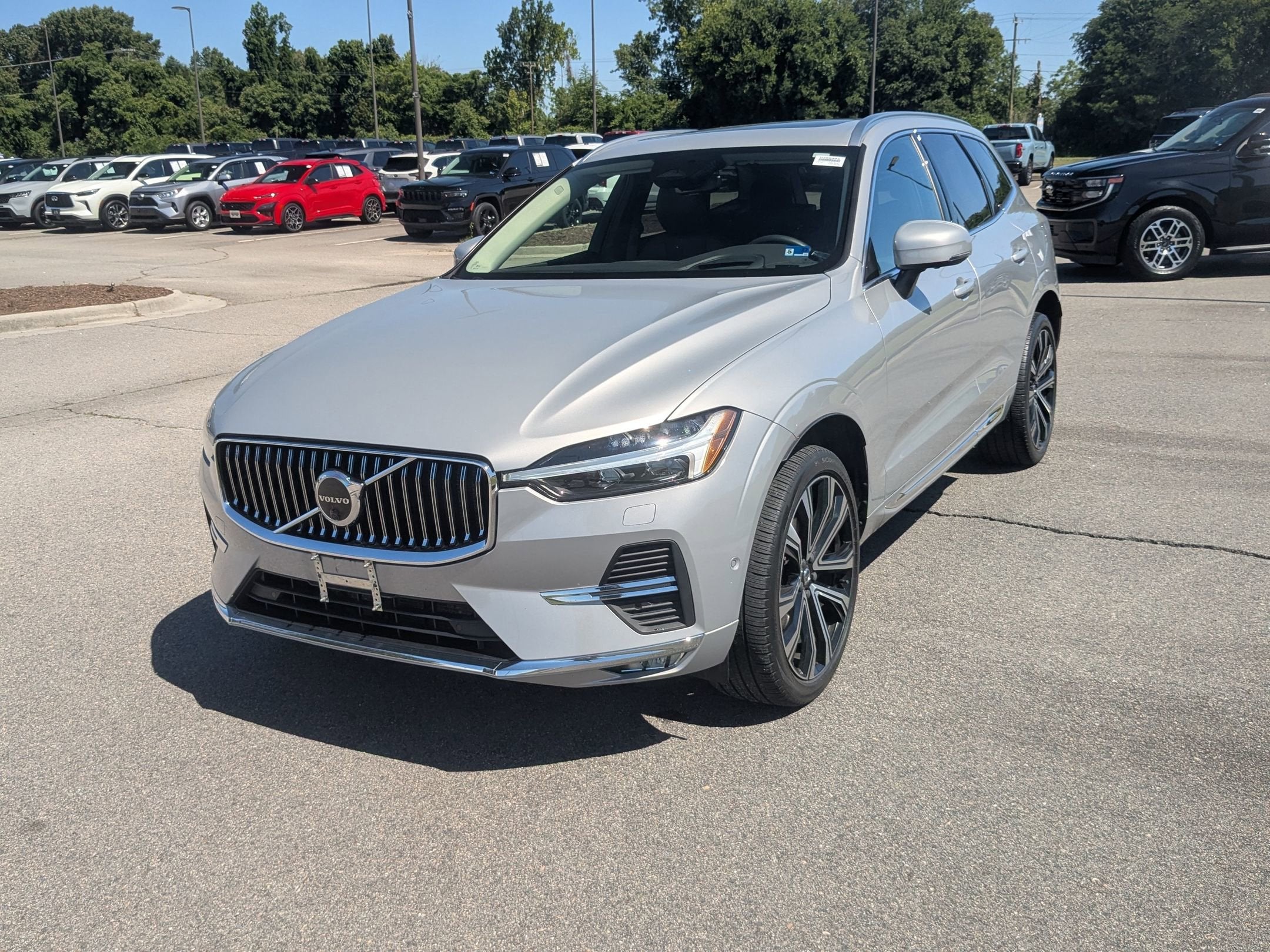 2023 Volvo XC60 Ultimate Bright Theme