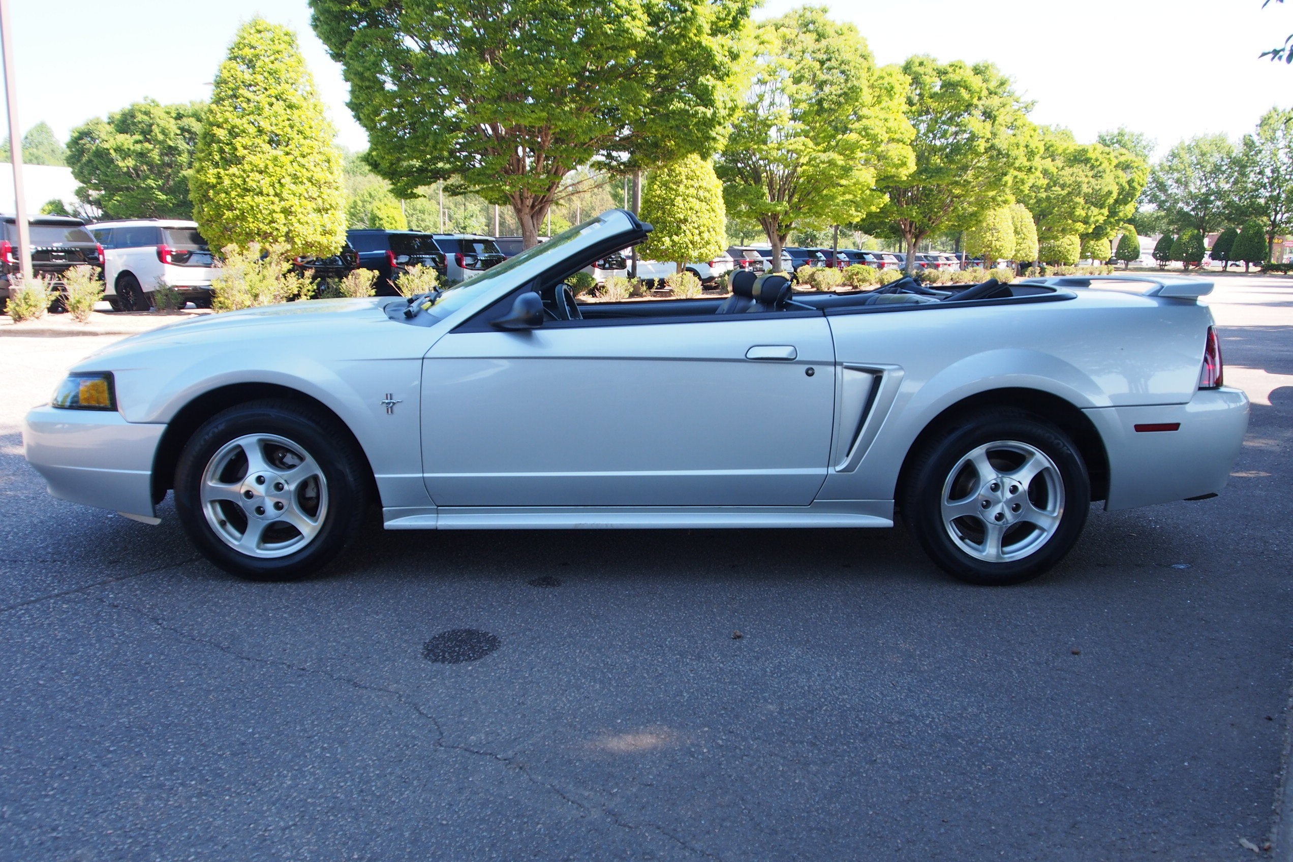 2003 Ford Mustang V6