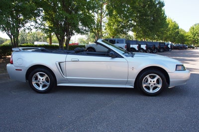 2003 Ford Mustang V6