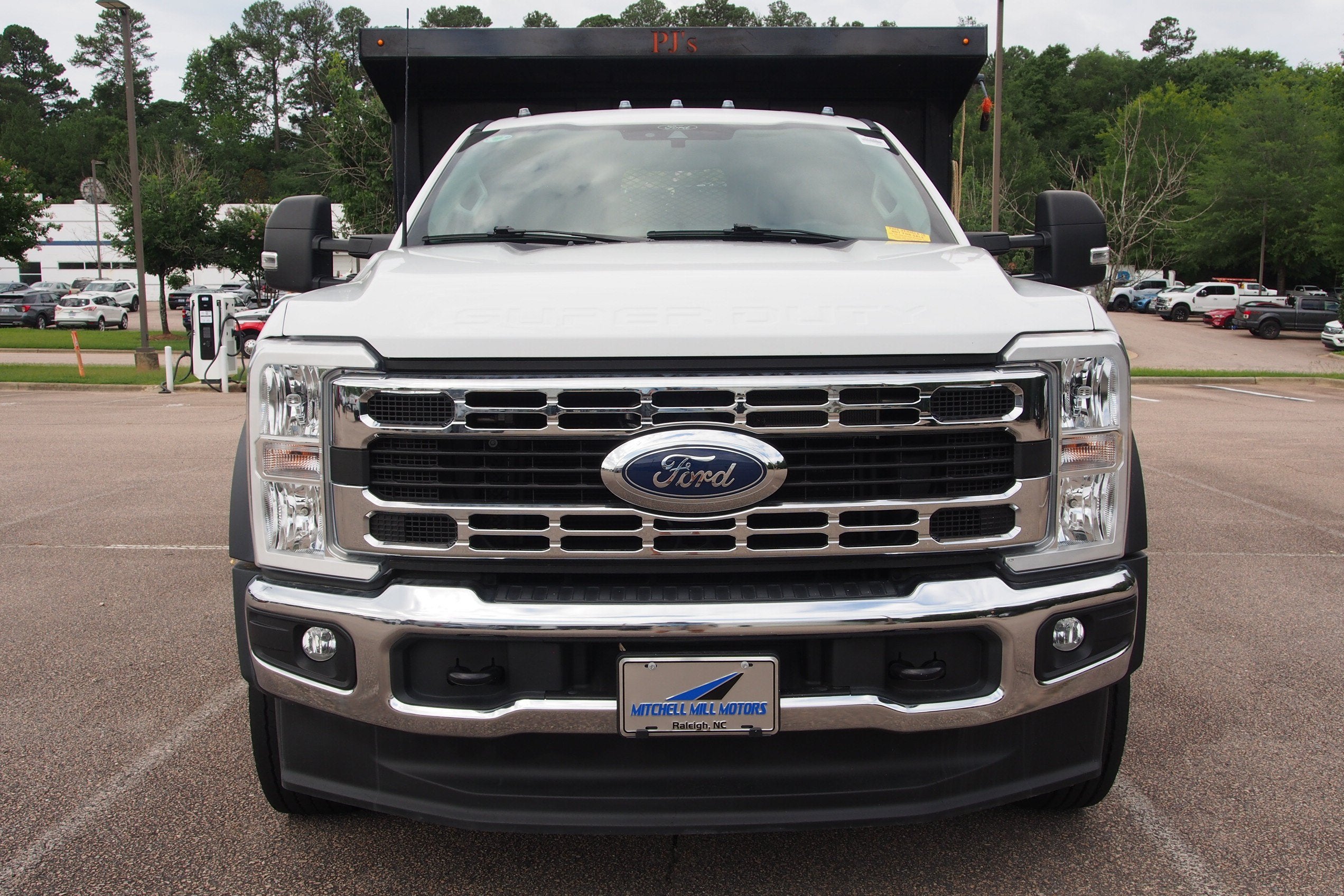 2025 Ford Super Duty F-550 DRW XL