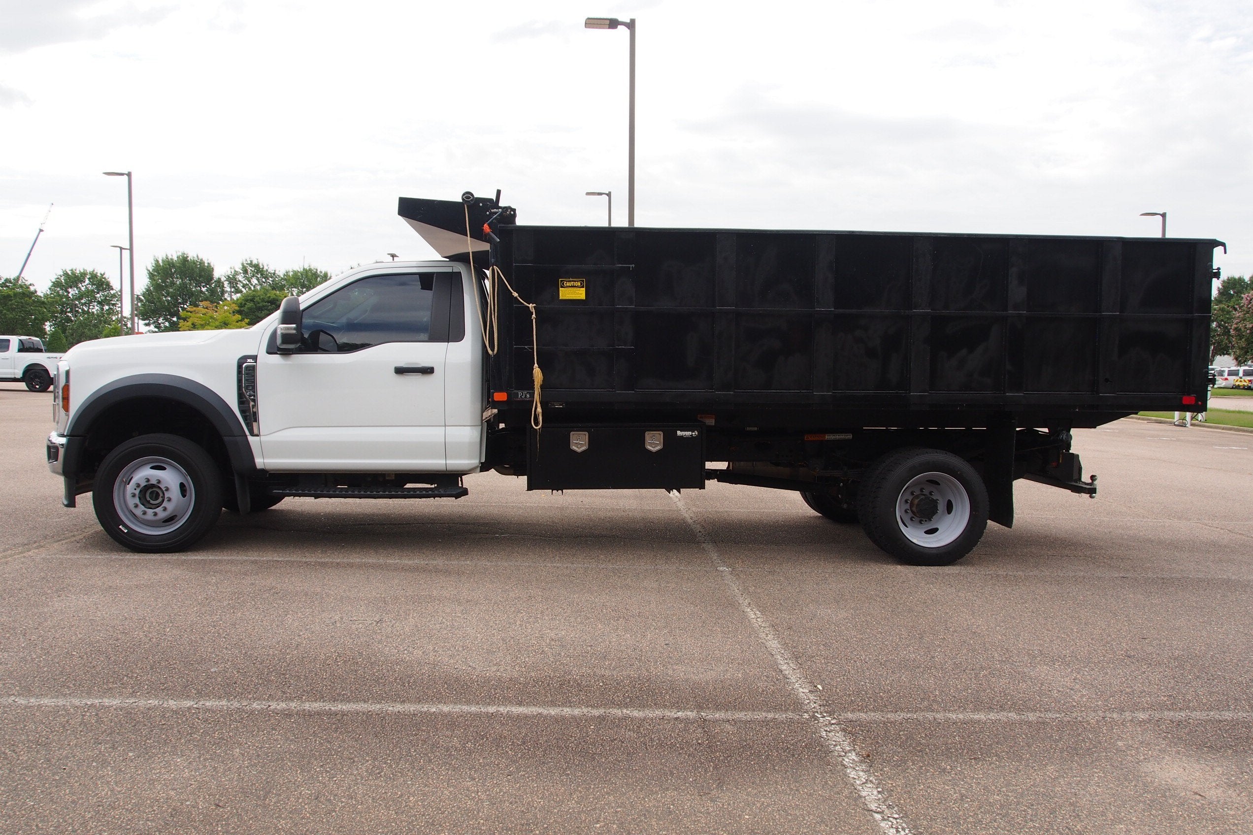 2025 Ford Super Duty F-550 DRW XL