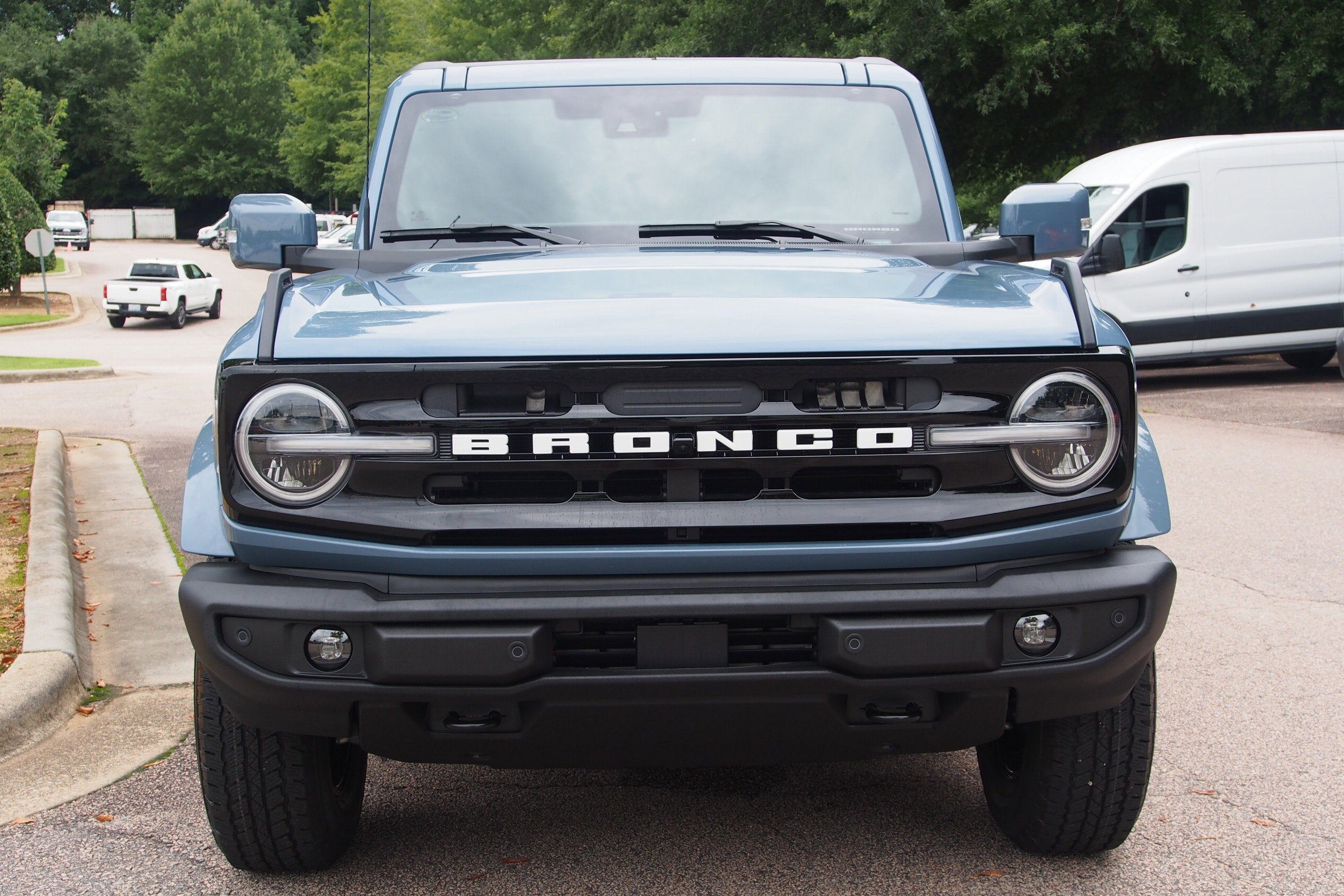 2025 Ford Bronco Outer Banks - Crossroads Courtesy Demo
