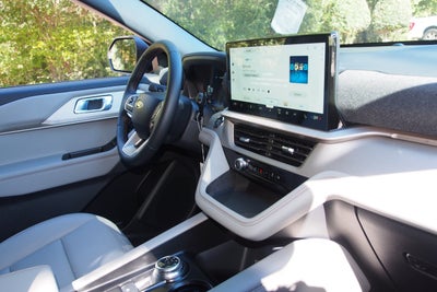 2027 Ford Explorer Active w/200A Pkg