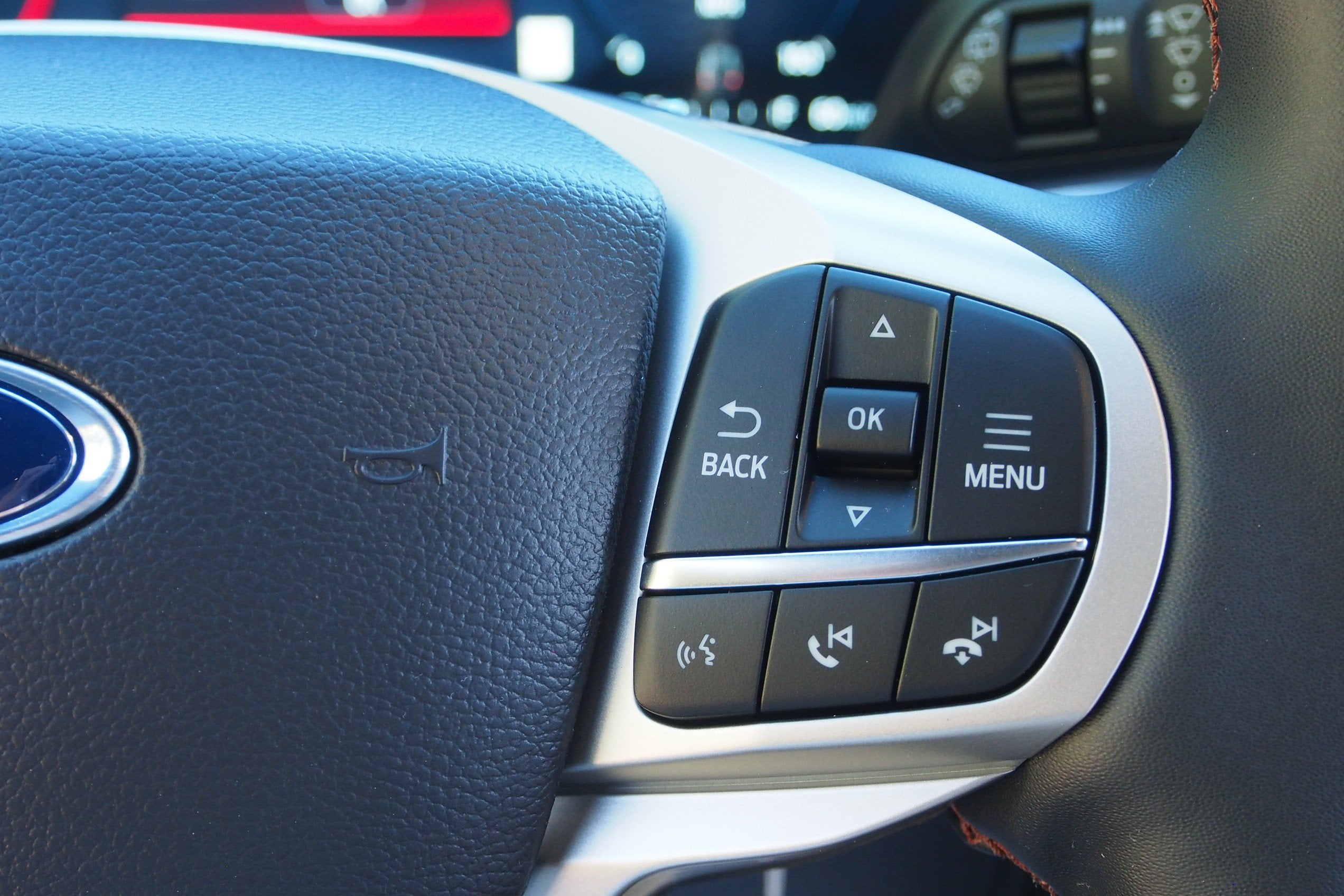 2027 Ford Explorer Active w/200A Pkg