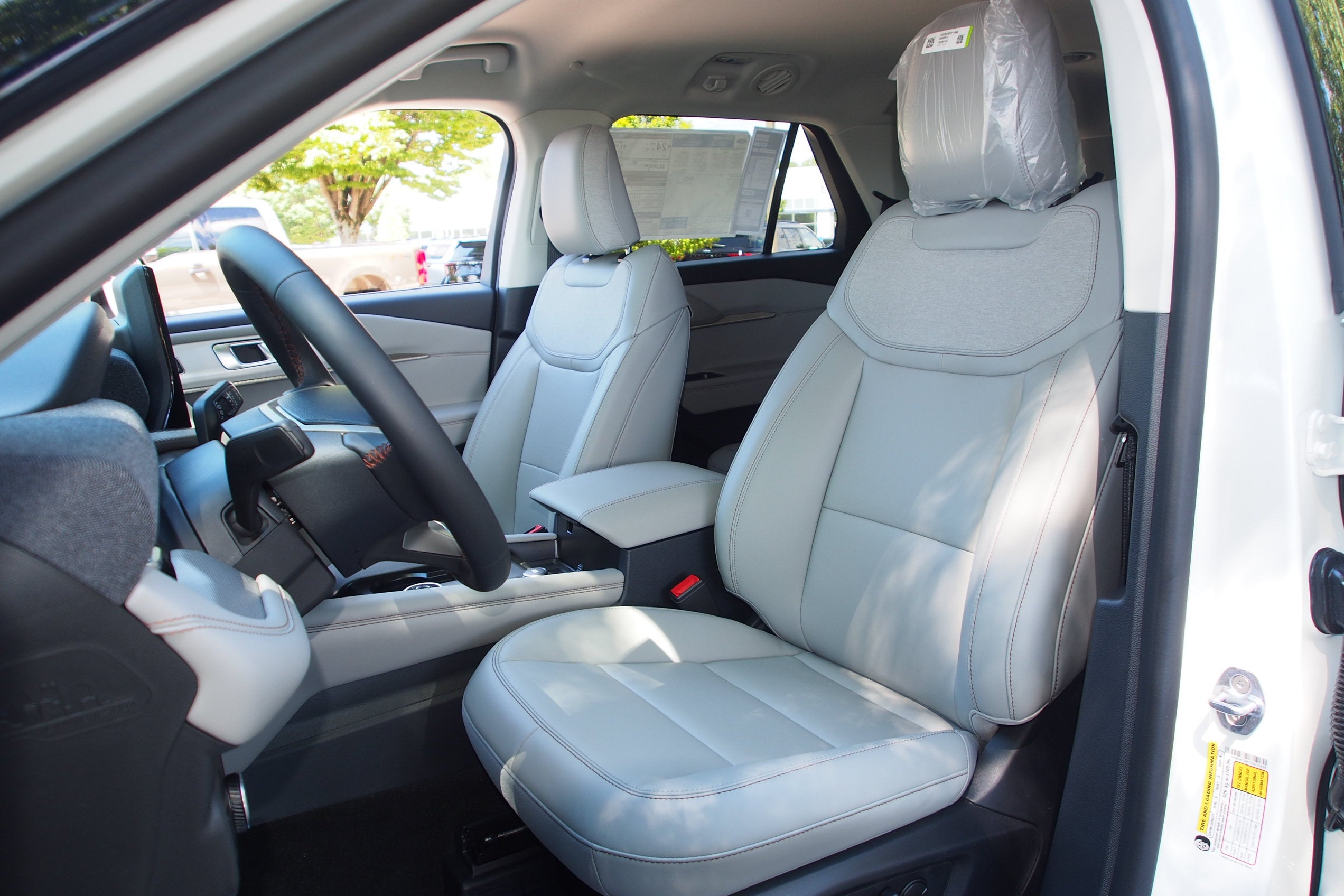 2026 Ford Explorer Platinum - Crossroads Courtesy Demo