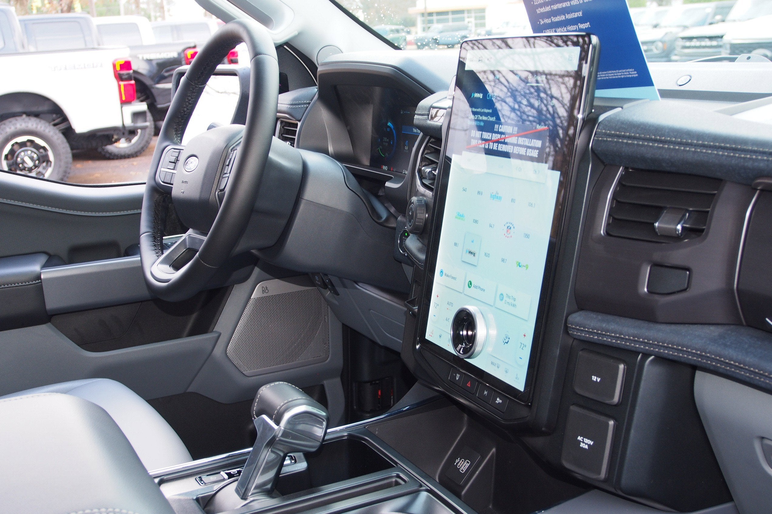 2025 Ford F-150 Lightning Flash