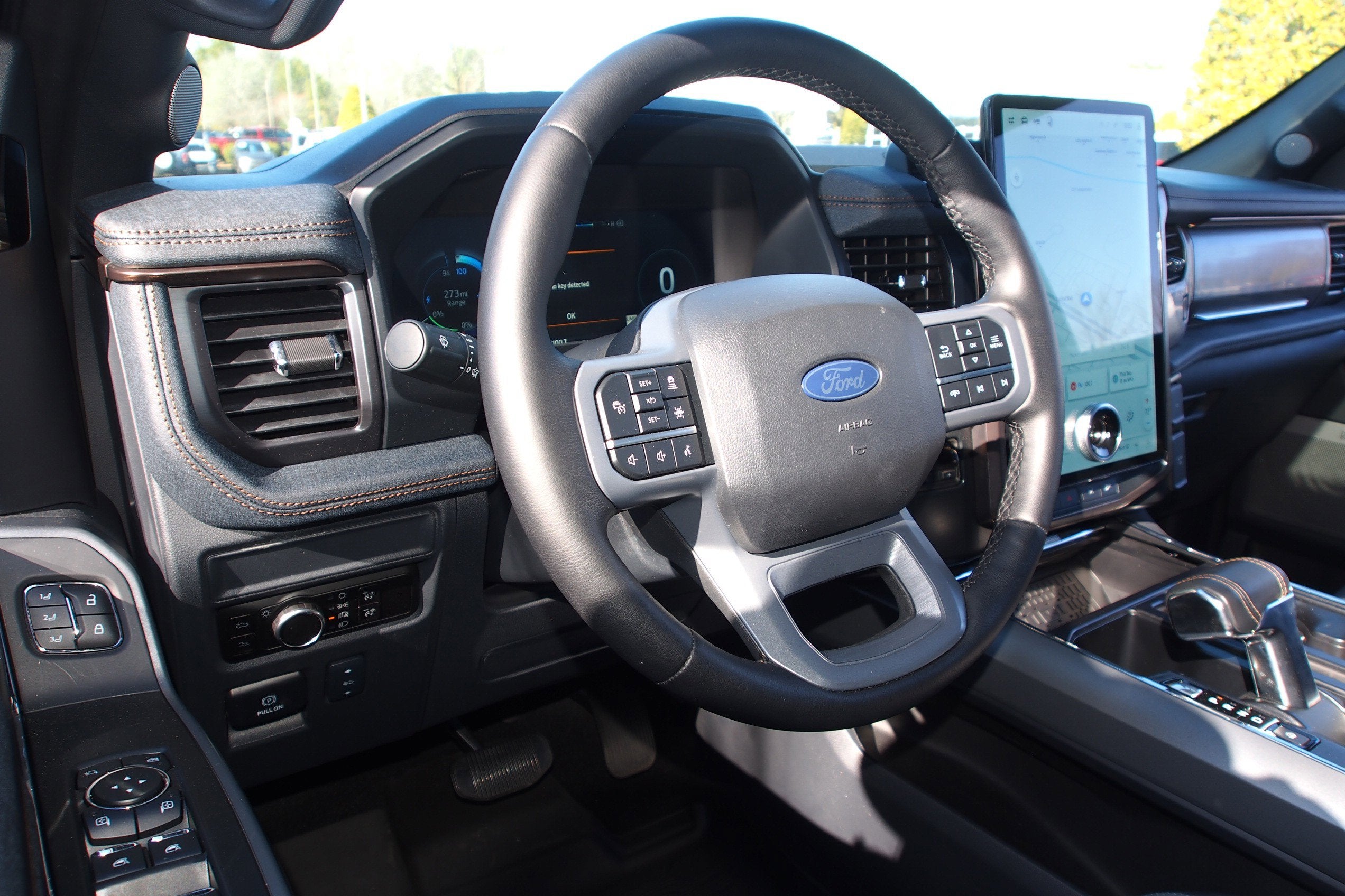 2025 Ford F-150 Lightning LARIAT