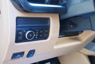 2027 Ford Super Duty F-350 SRW LARIAT