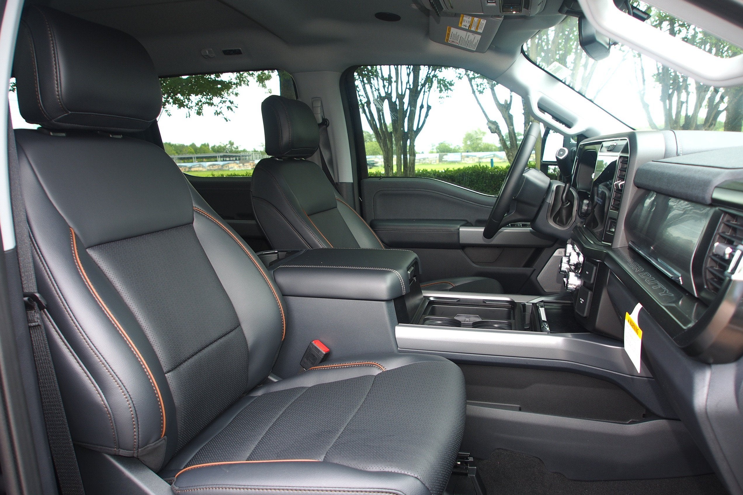 2026 Ford Super Duty F-350 DRW LARIAT