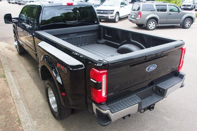 2026 Ford Super Duty F-350 DRW LARIAT