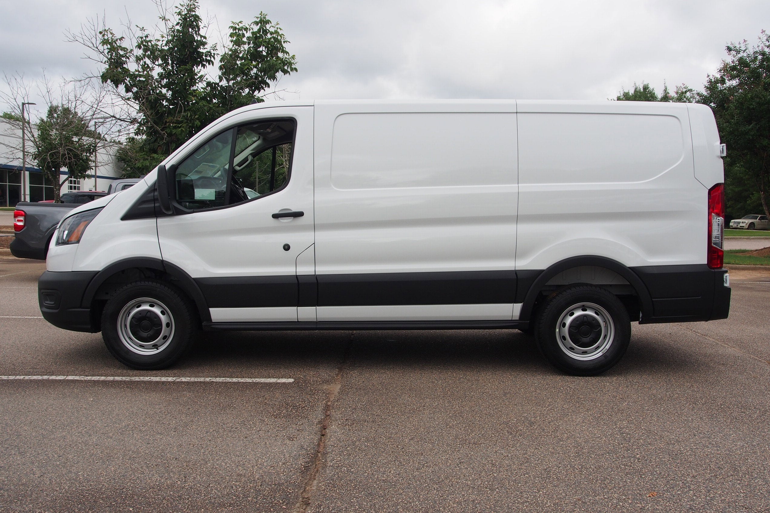 2025 Ford Transit Cargo Van Base