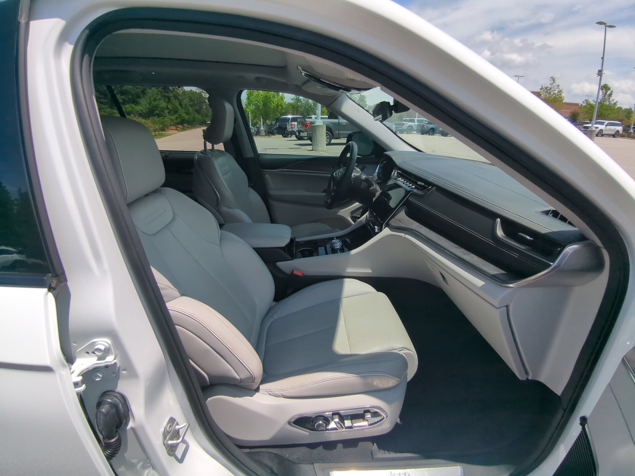 2023 Jeep Grand Cherokee Overland
