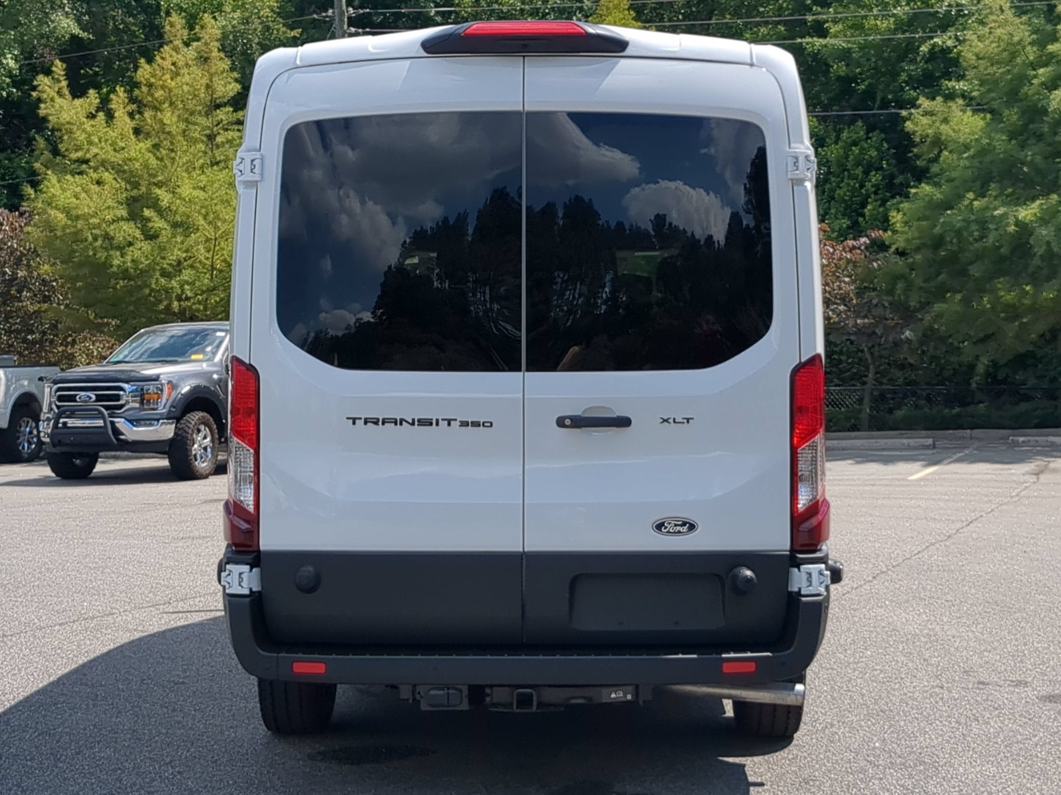 2026 Ford Transit Passenger Wagon XLT