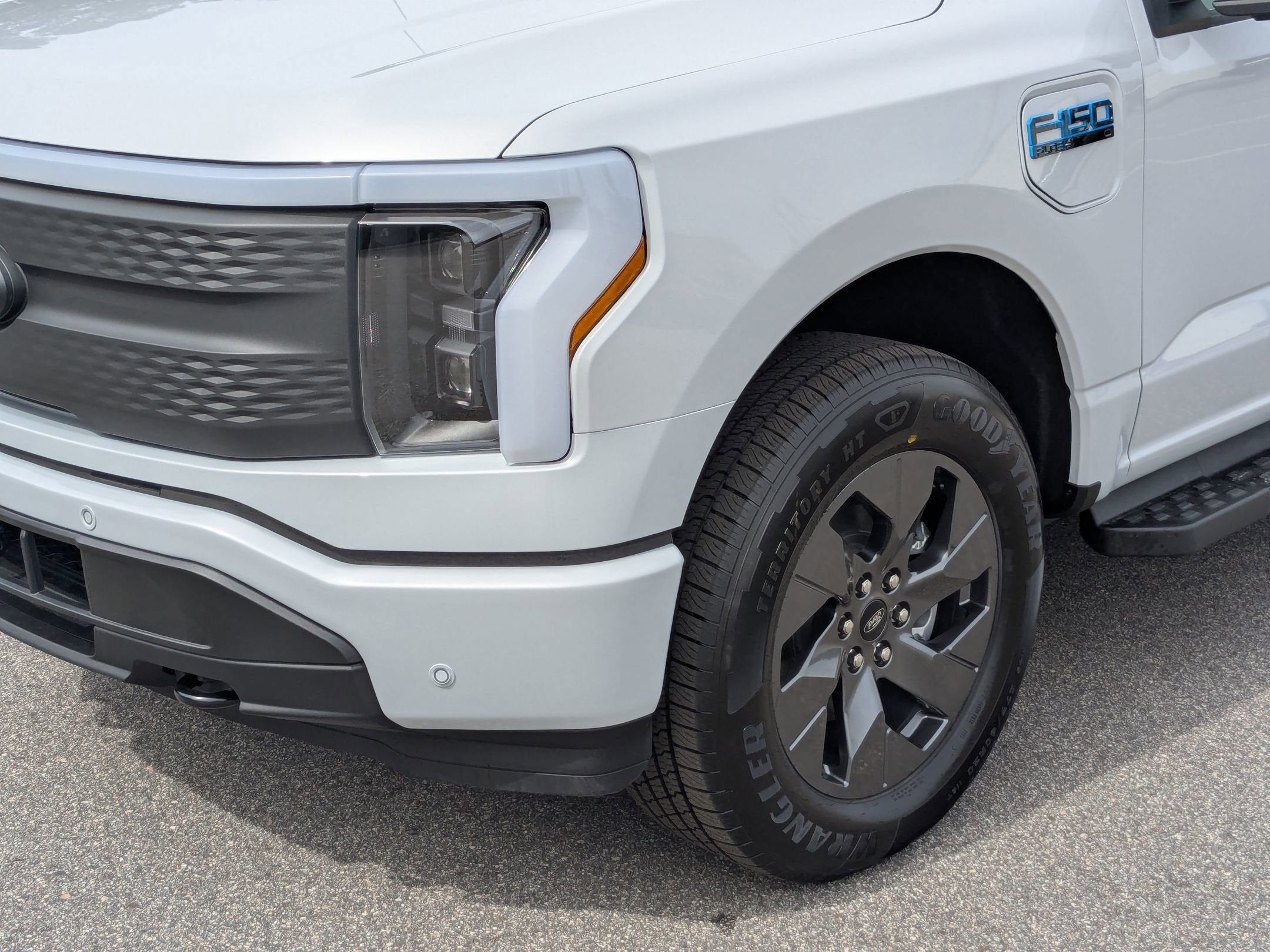2025 Ford F-150 Lightning Flash