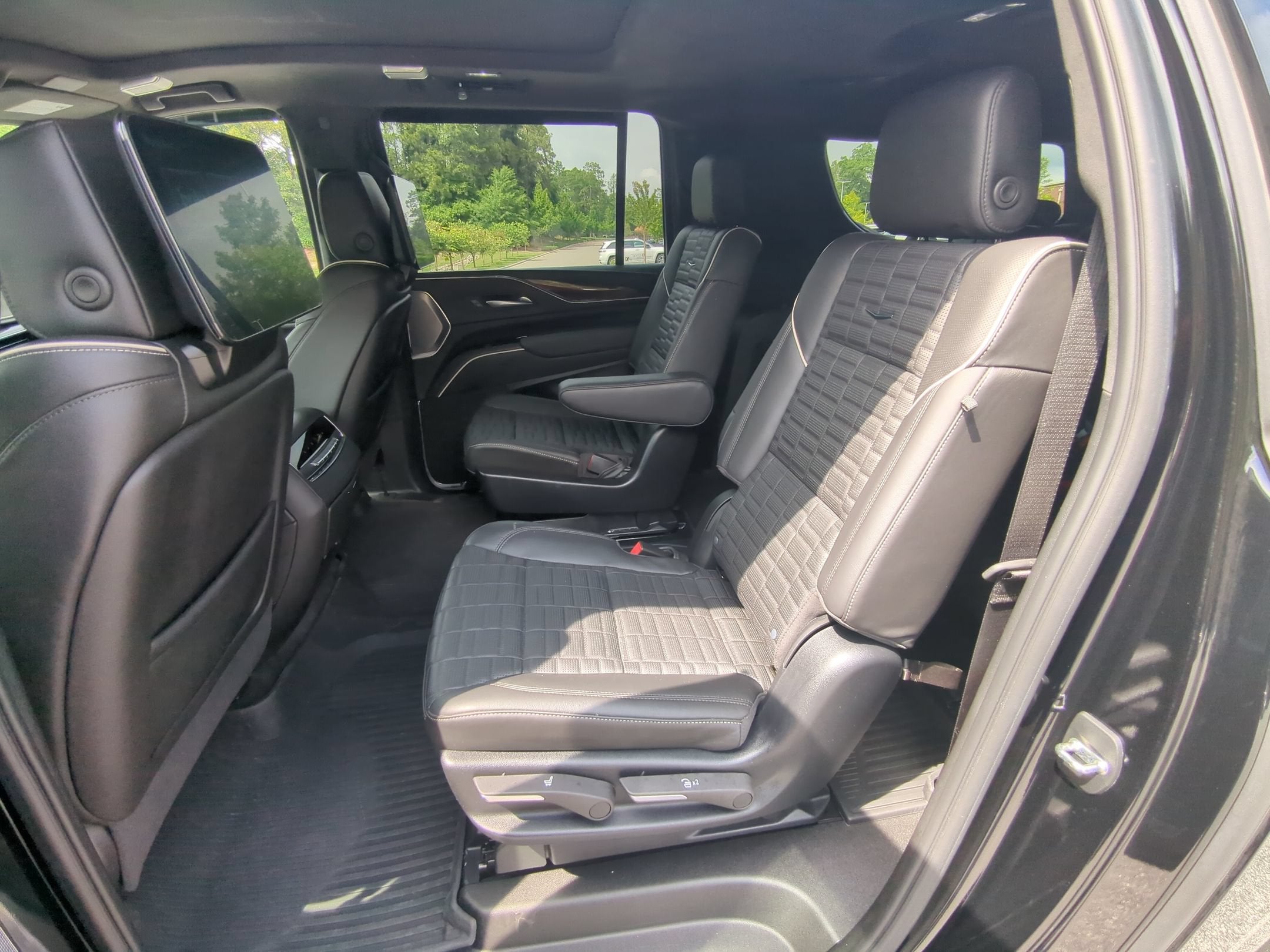 2024 Cadillac Escalade ESV 4WD Sport Platinum