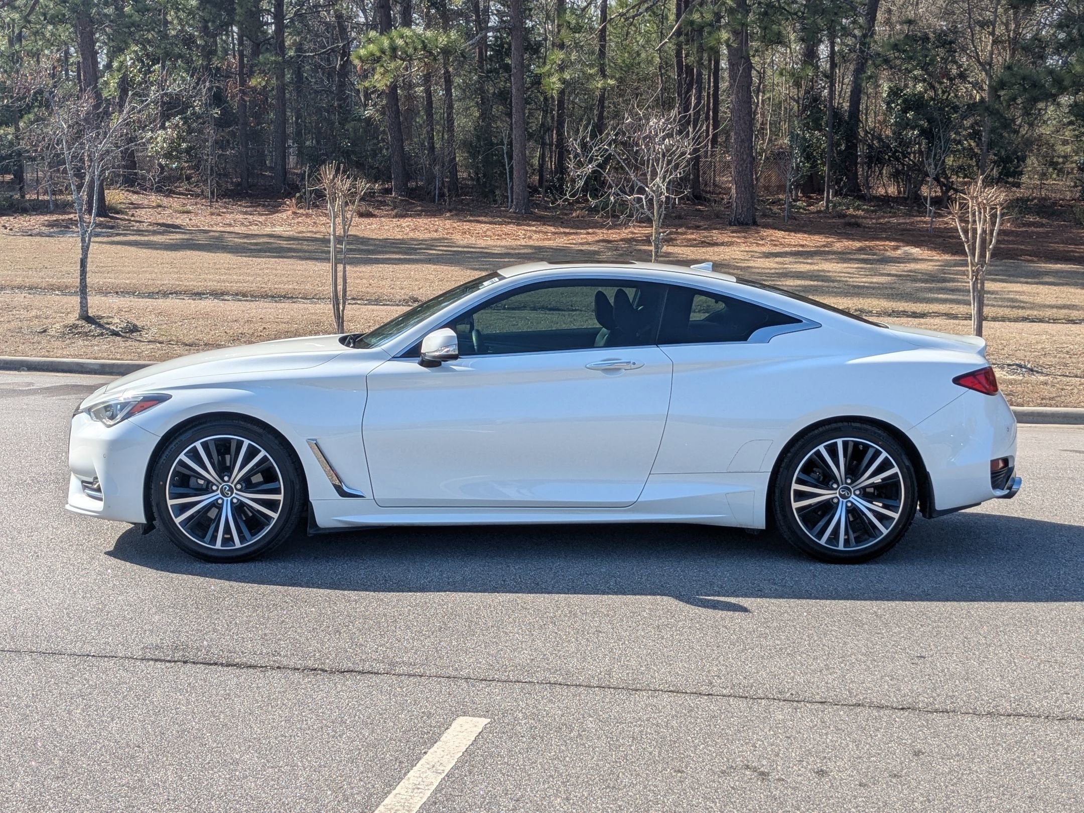 2022 INFINITI Q60 LUXE