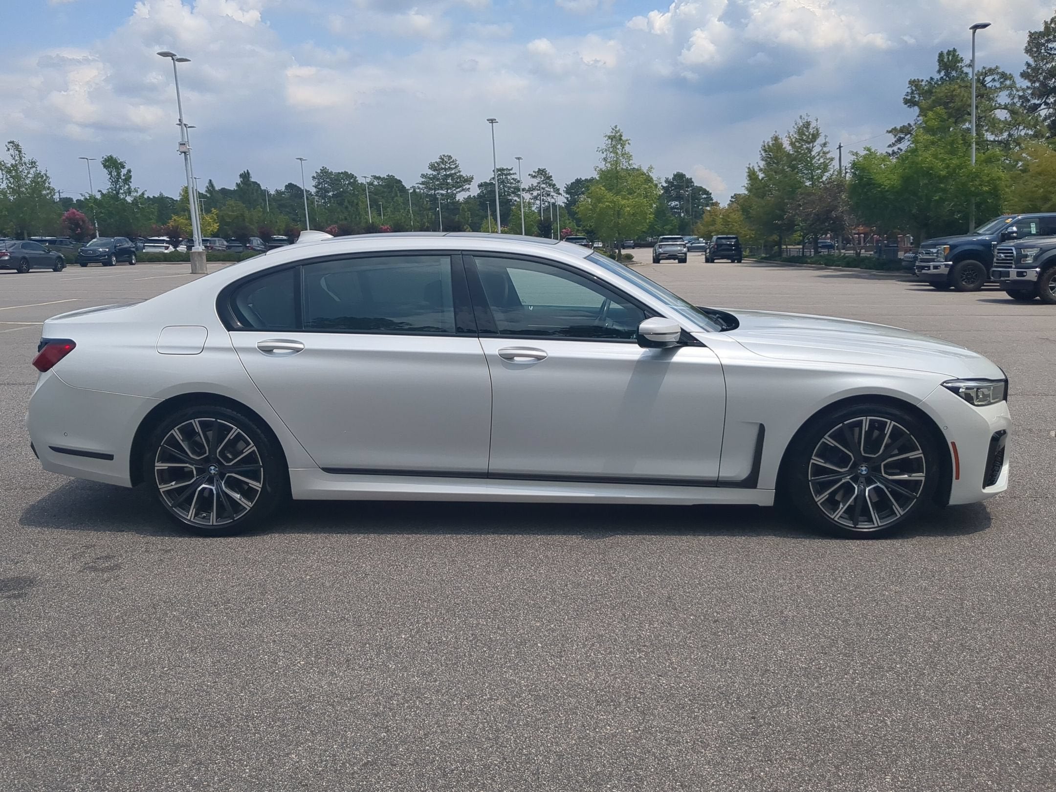 2022 BMW 7 Series 740i