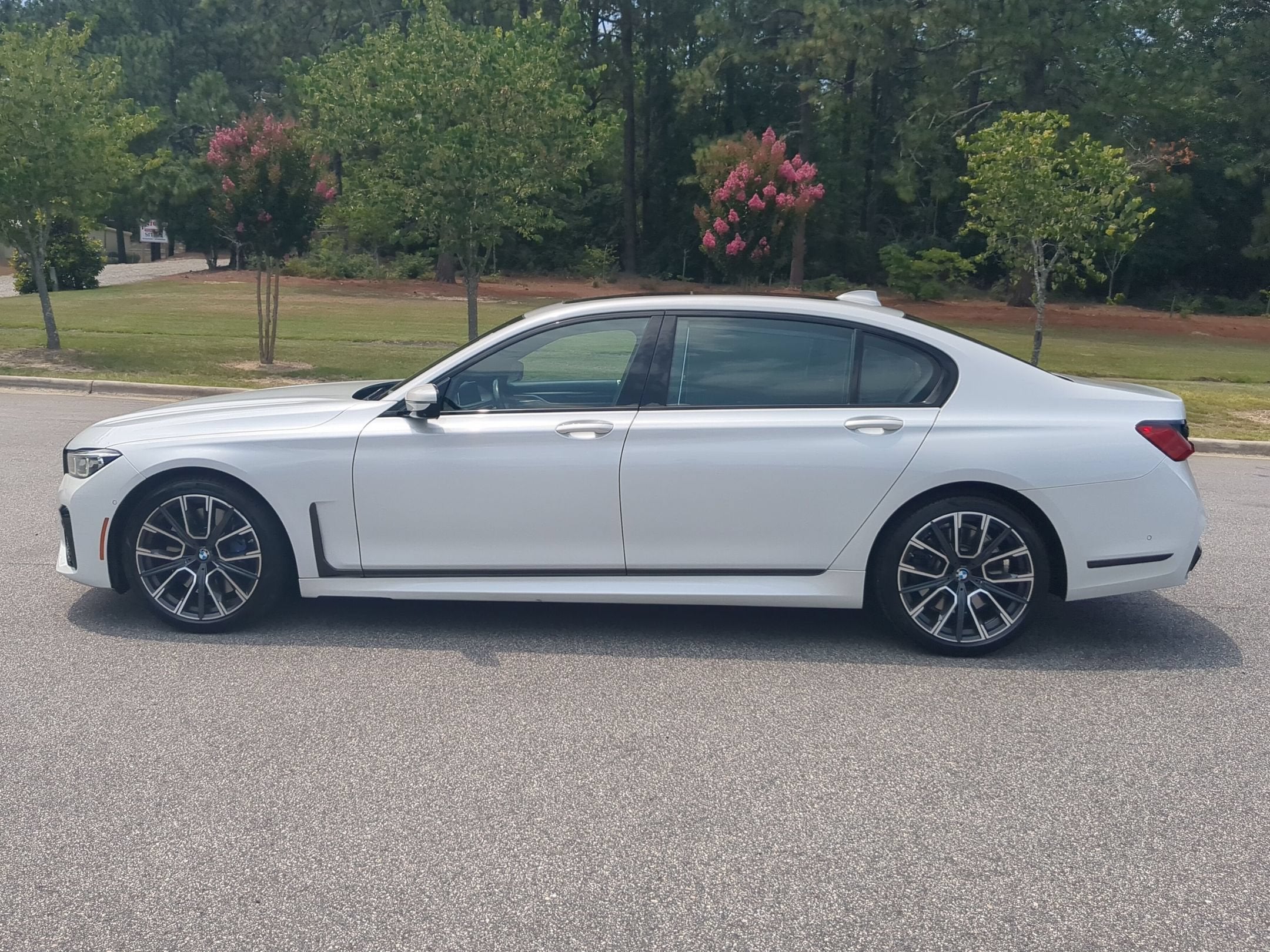 2022 BMW 7 Series 740i