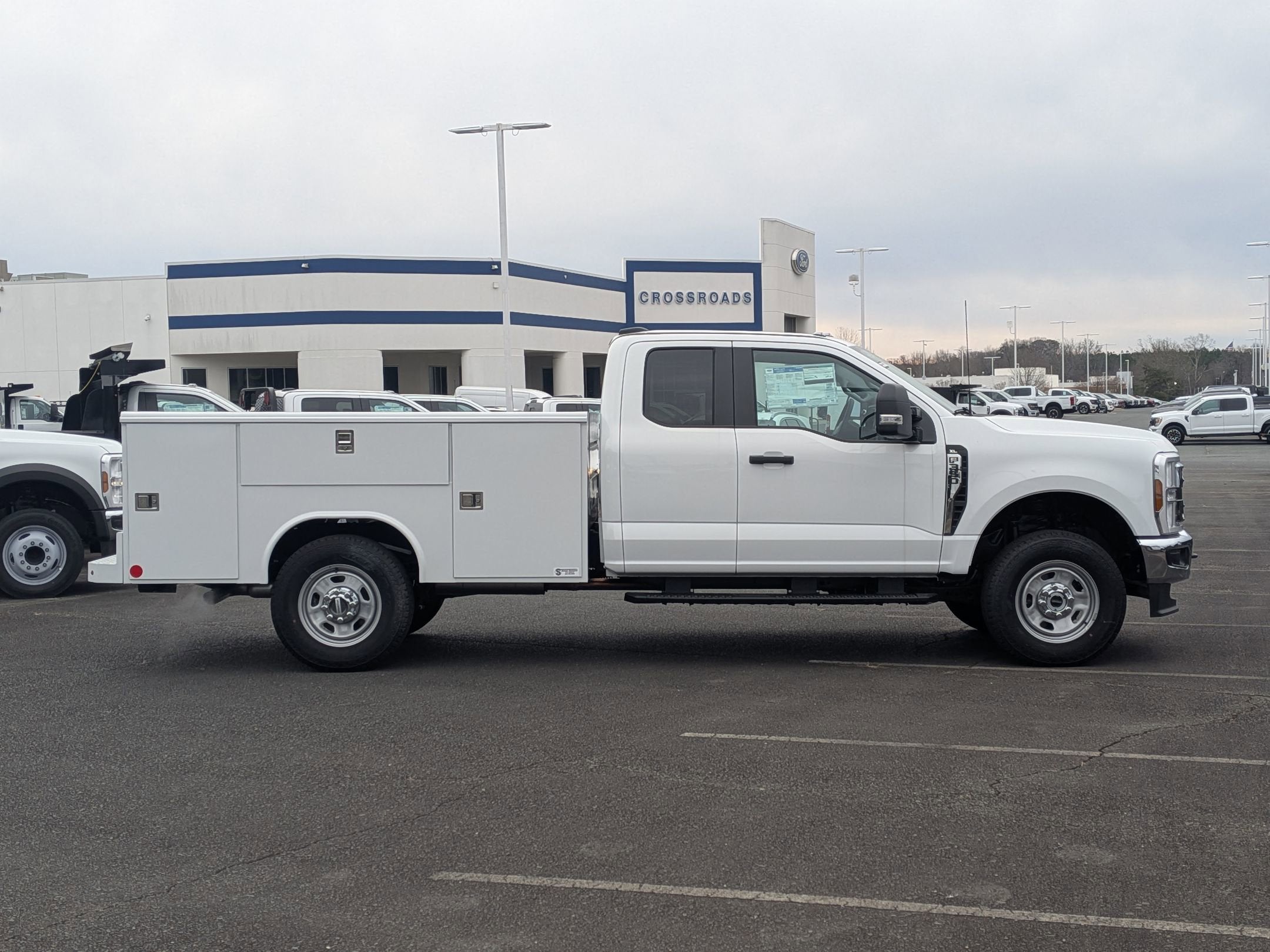 2025 Ford Super Duty F-350 SRW XL