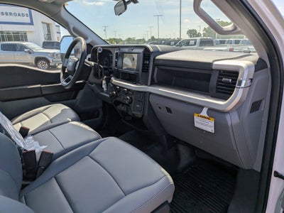 2025 Ford Super Duty F-550 DRW XL