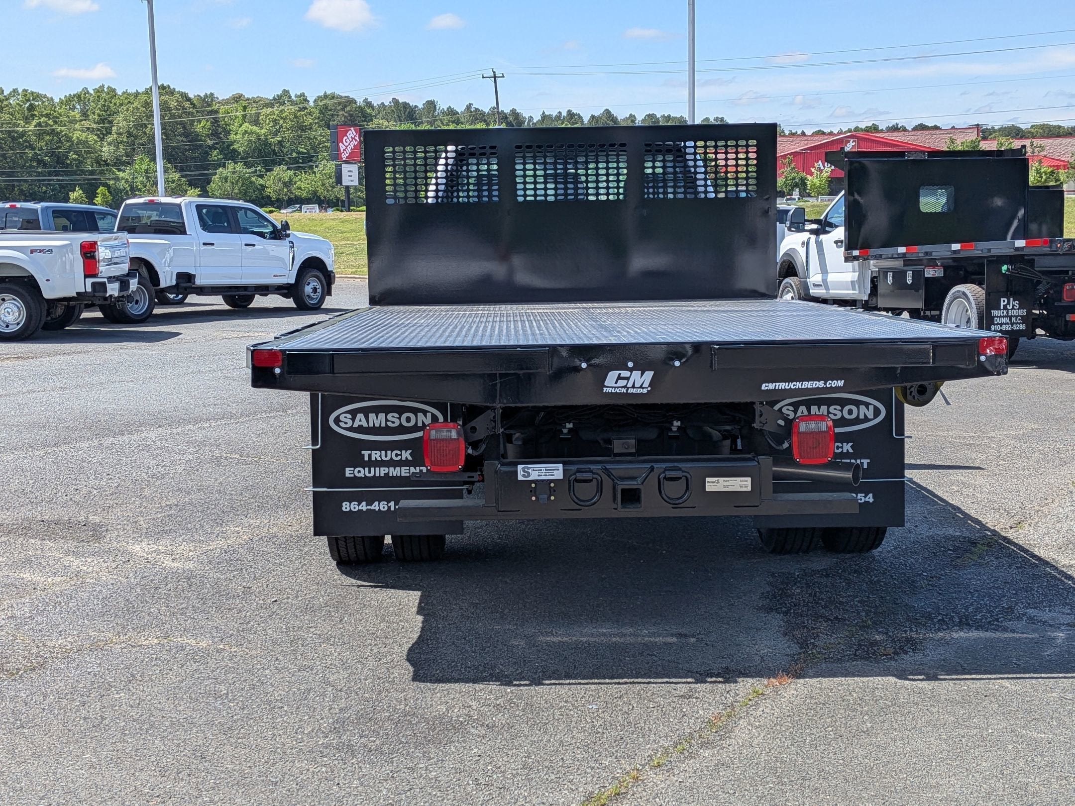 2025 Ford Super Duty F-550 DRW XL