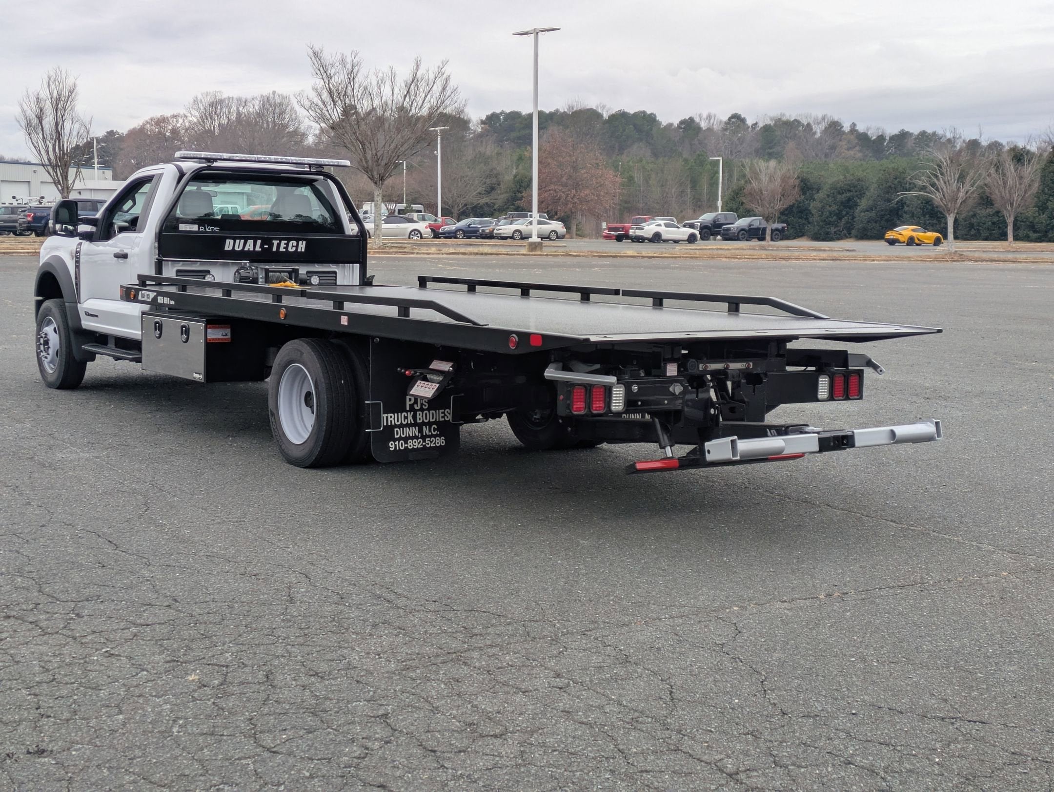 2025 Ford Super Duty F-600 DRW XL