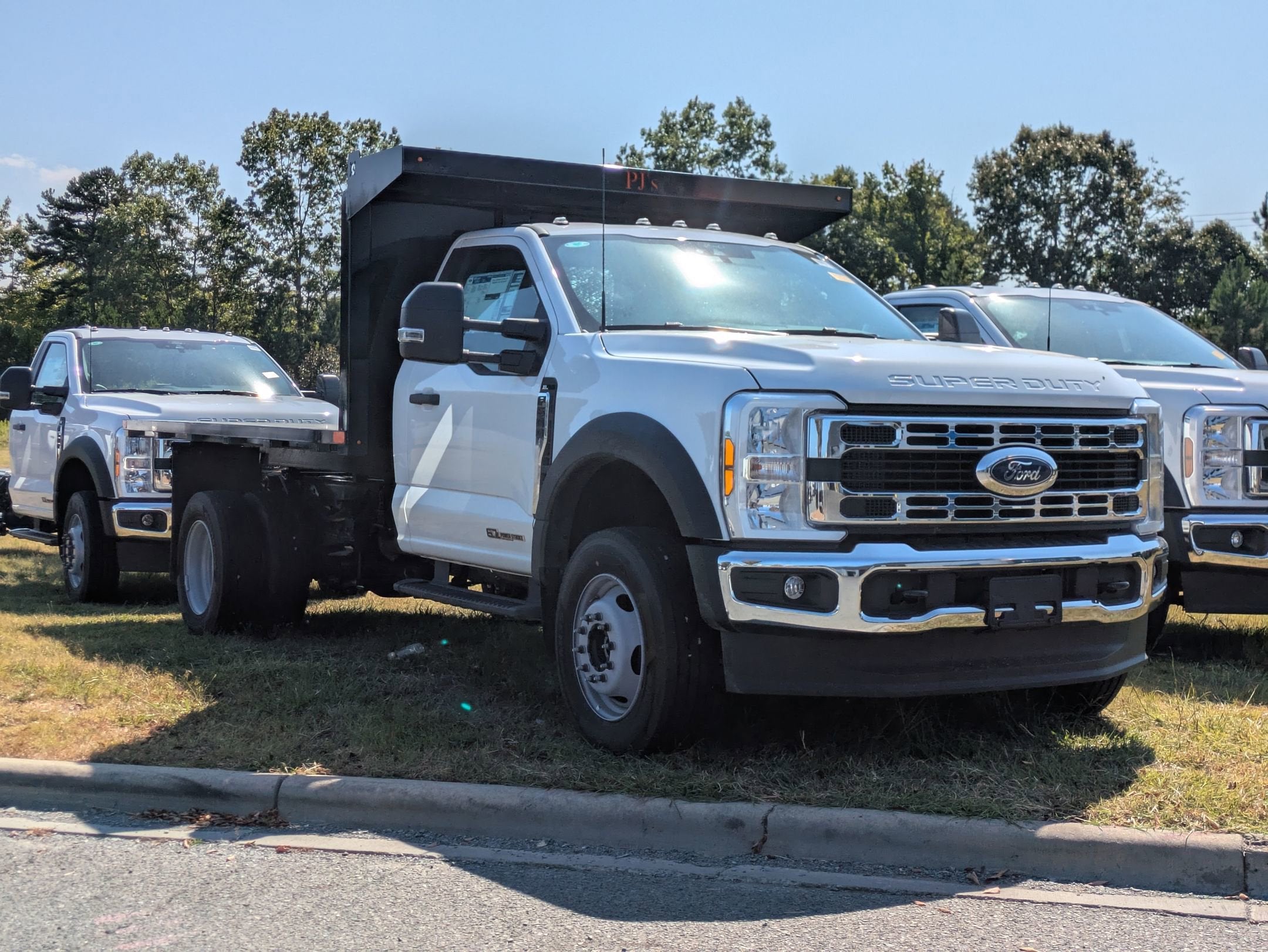 2025 Ford Super Duty F-600 DRW XL