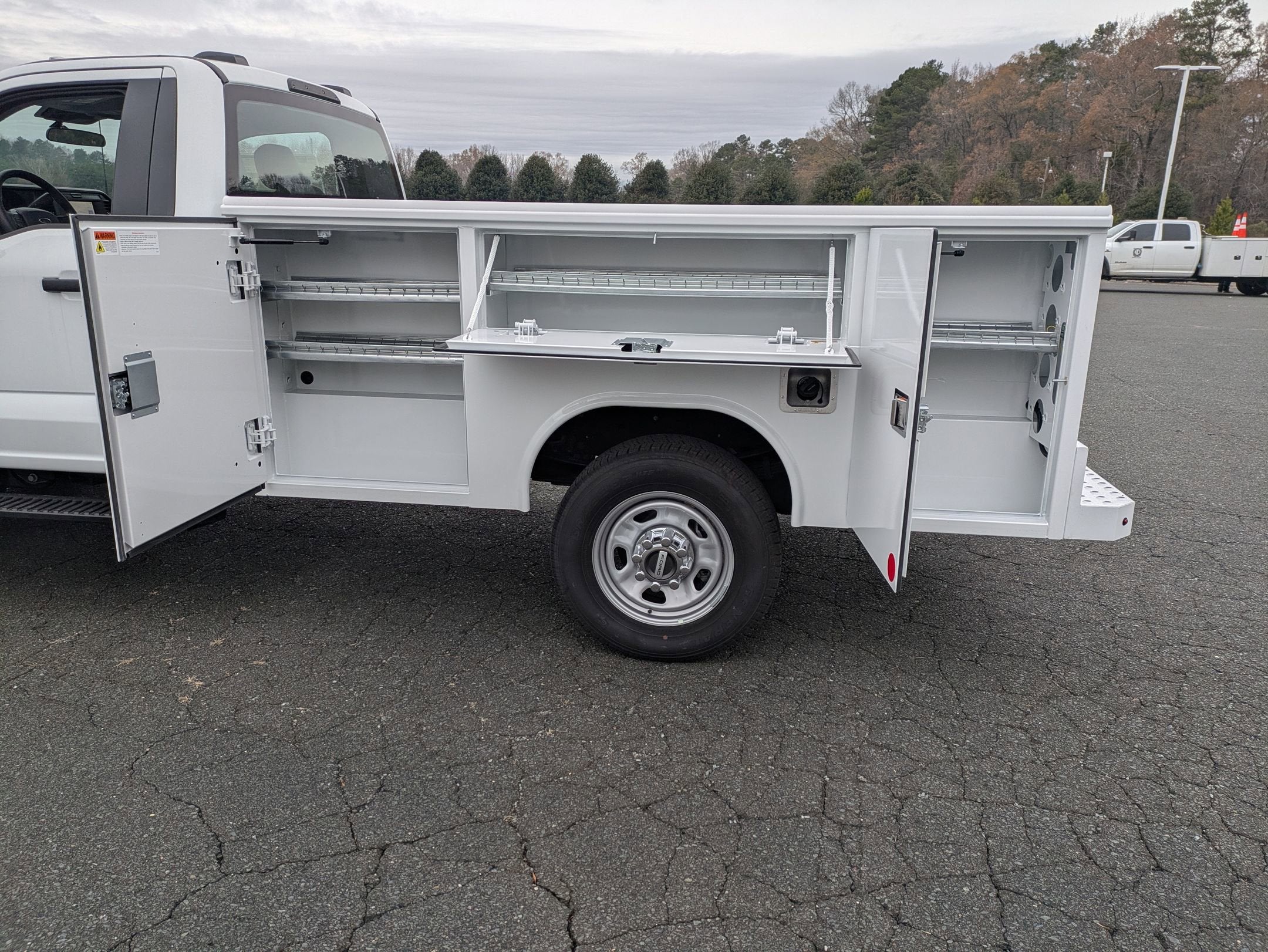 2025 Ford Super Duty F-350 SRW XL