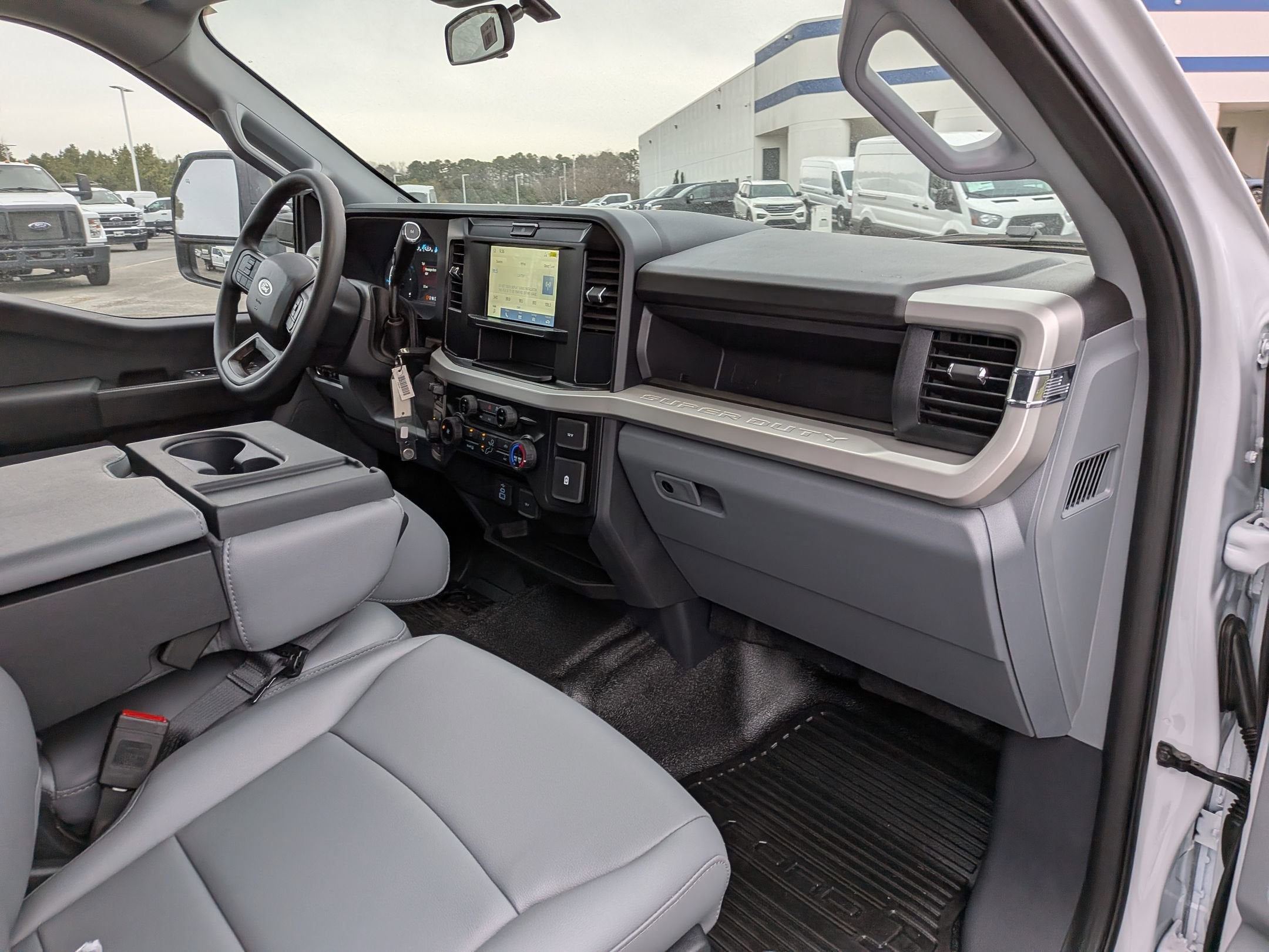 2025 Ford Super Duty F-550 DRW XL