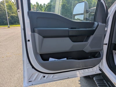 2025 Ford Super Duty F-550 DRW XL