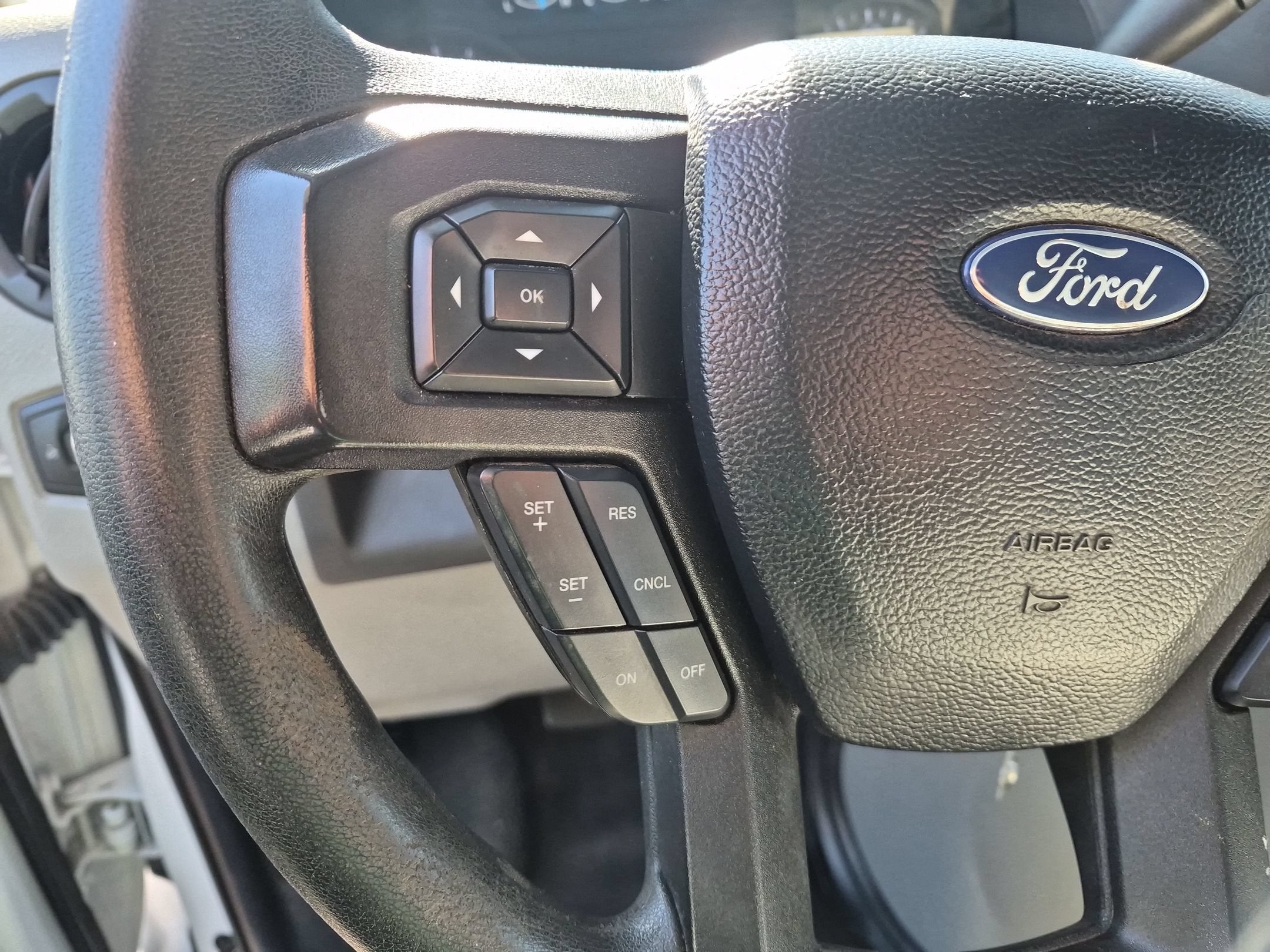 2022 Ford E-Series Cutaway Base