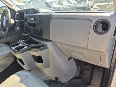 2022 Ford E-Series Cutaway Base