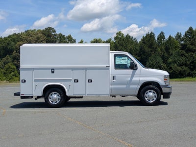 2026 Ford E-Series Cutaway Base