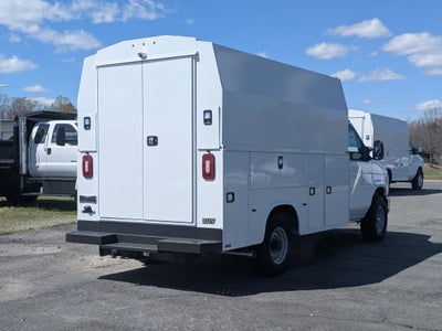 2026 Ford E-Series Cutaway Base