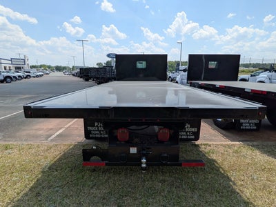 2027 Ford F-750SD Base