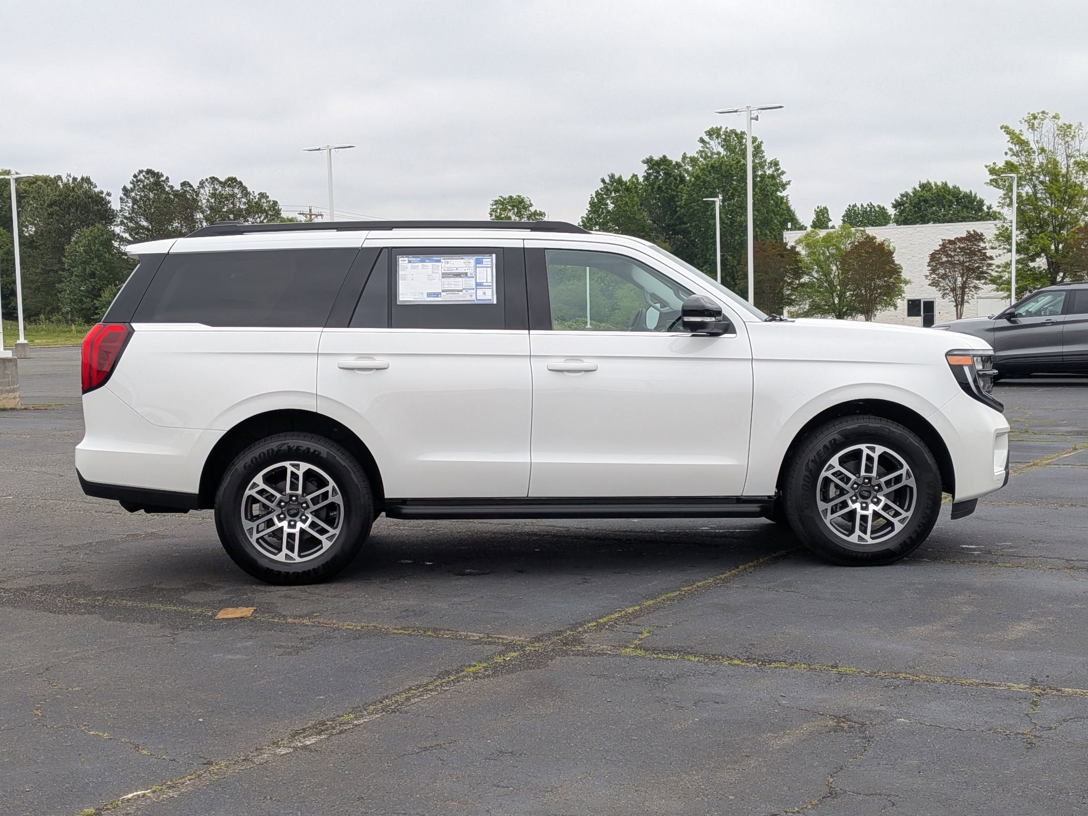 2026 Ford Expedition Active