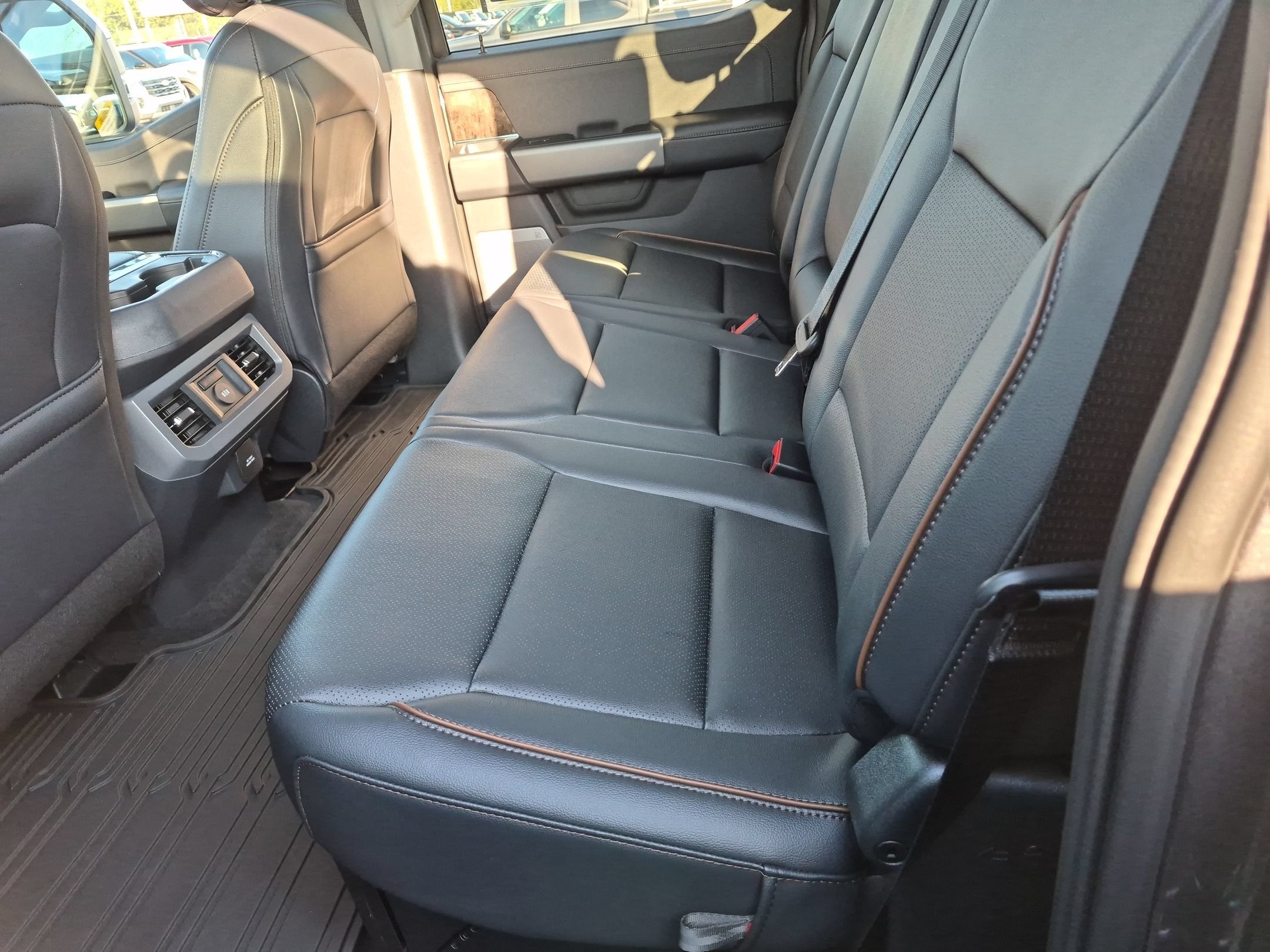 2027 Ford Super Duty F-250 SRW LARIAT