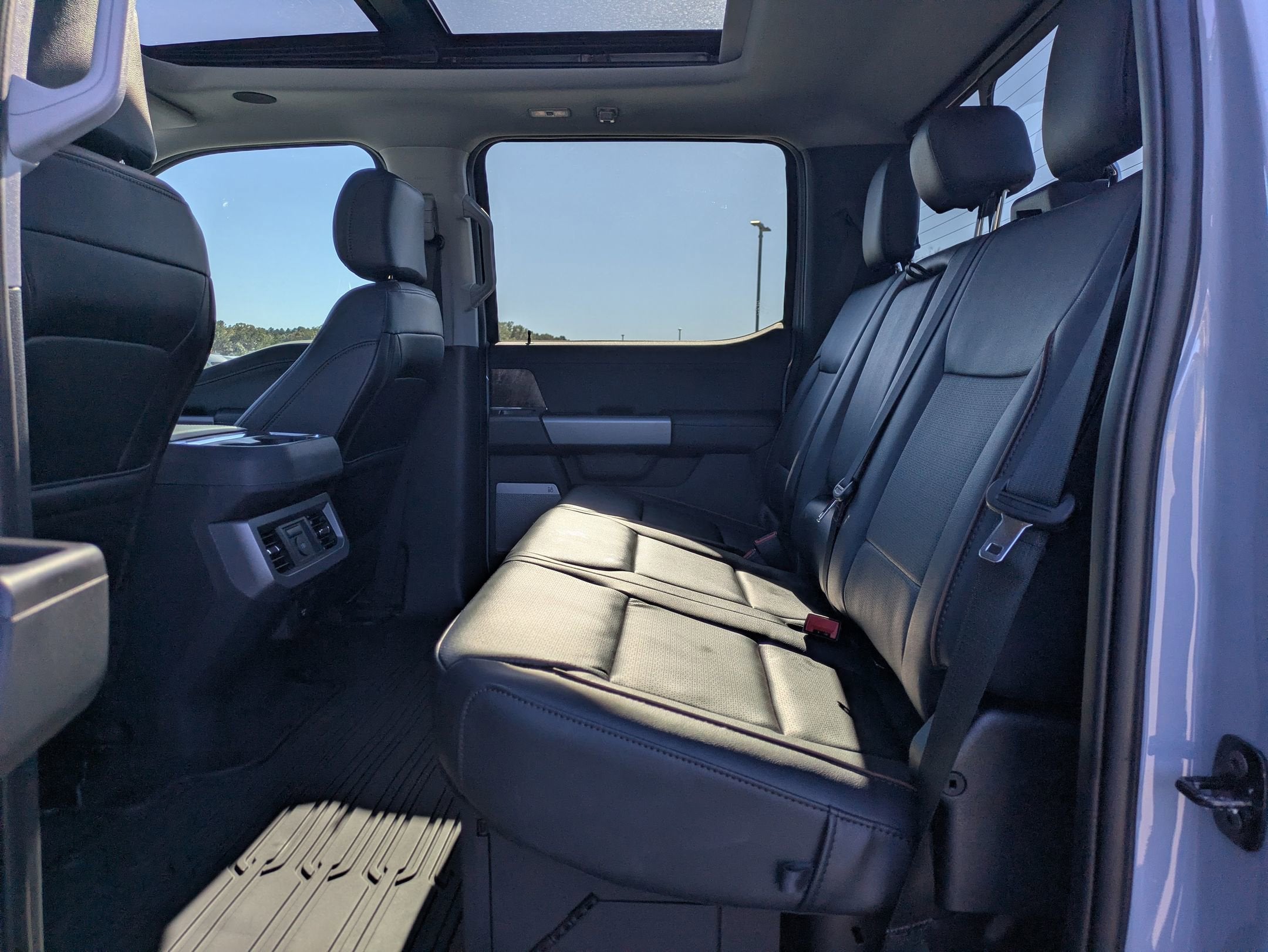 2026 Ford Super Duty F-350 SRW LARIAT