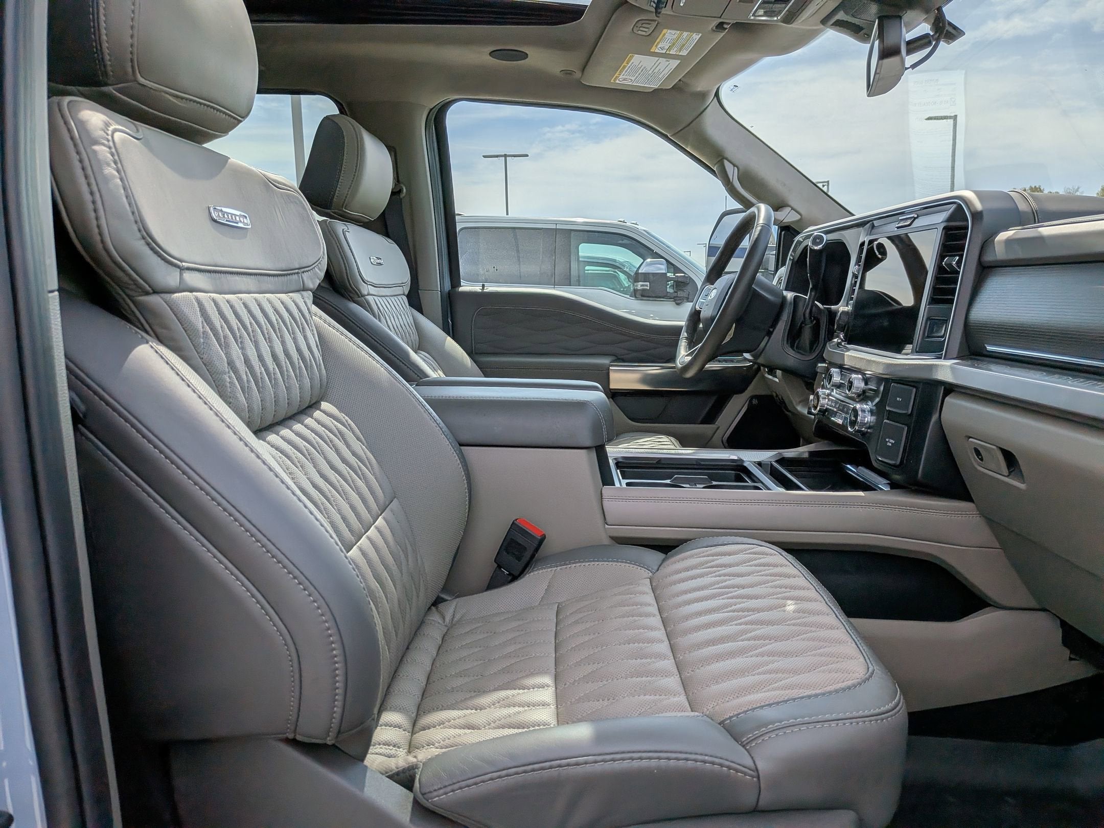 2025 Ford Super Duty F-350 SRW Platinum