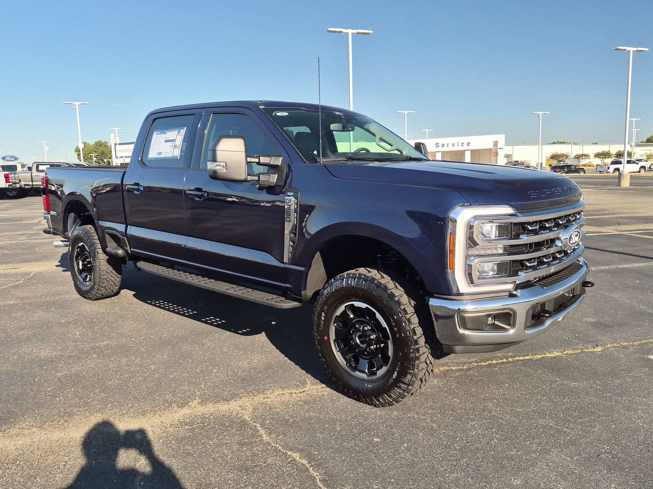 2027 Ford Super Duty F-350 SRW XLT