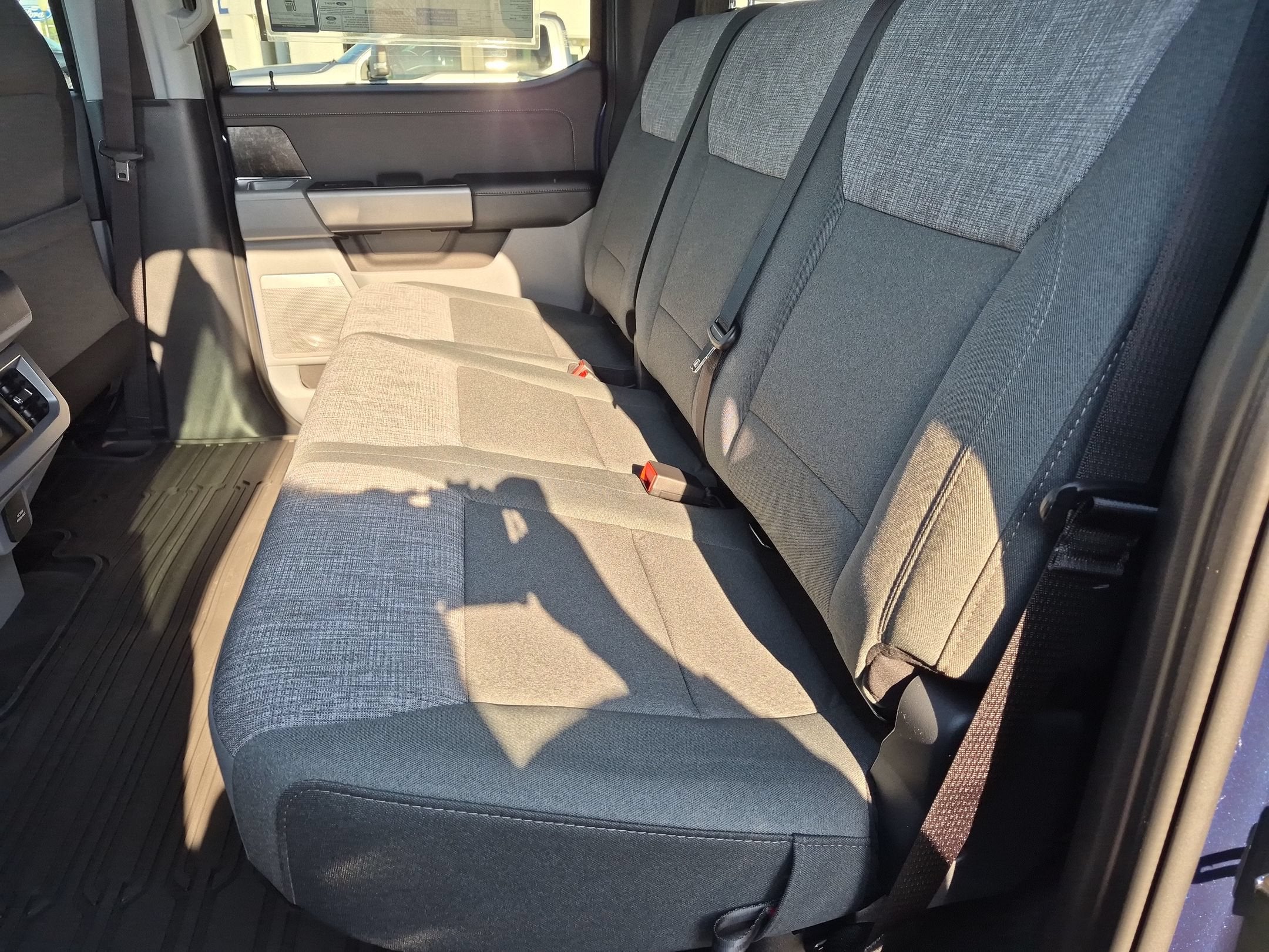 2027 Ford Super Duty F-350 SRW XLT