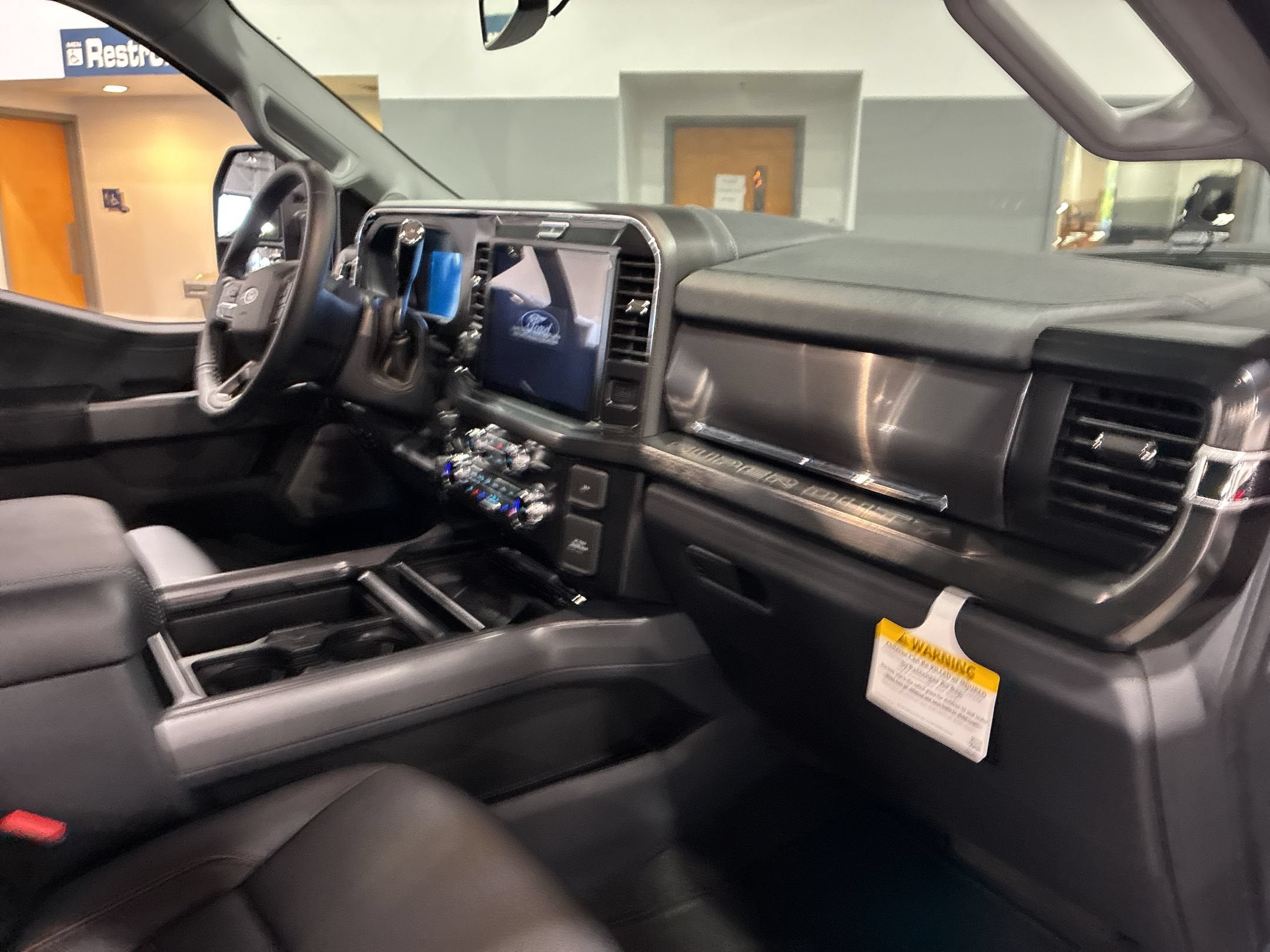 2026 Ford Super Duty F-350 DRW LARIAT