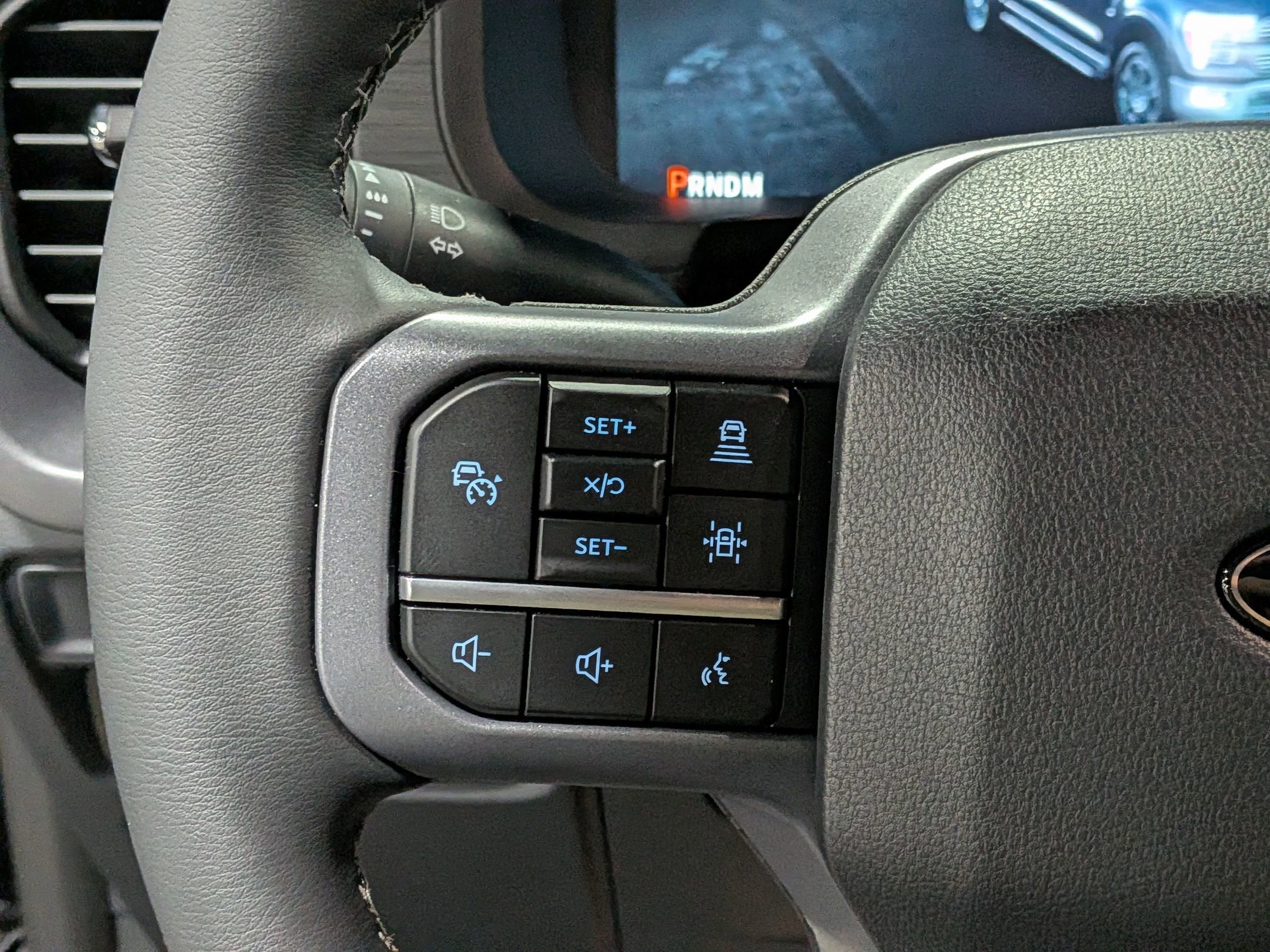 2025 Ford F-150 XLT - 6" lift custom wheels,Leather