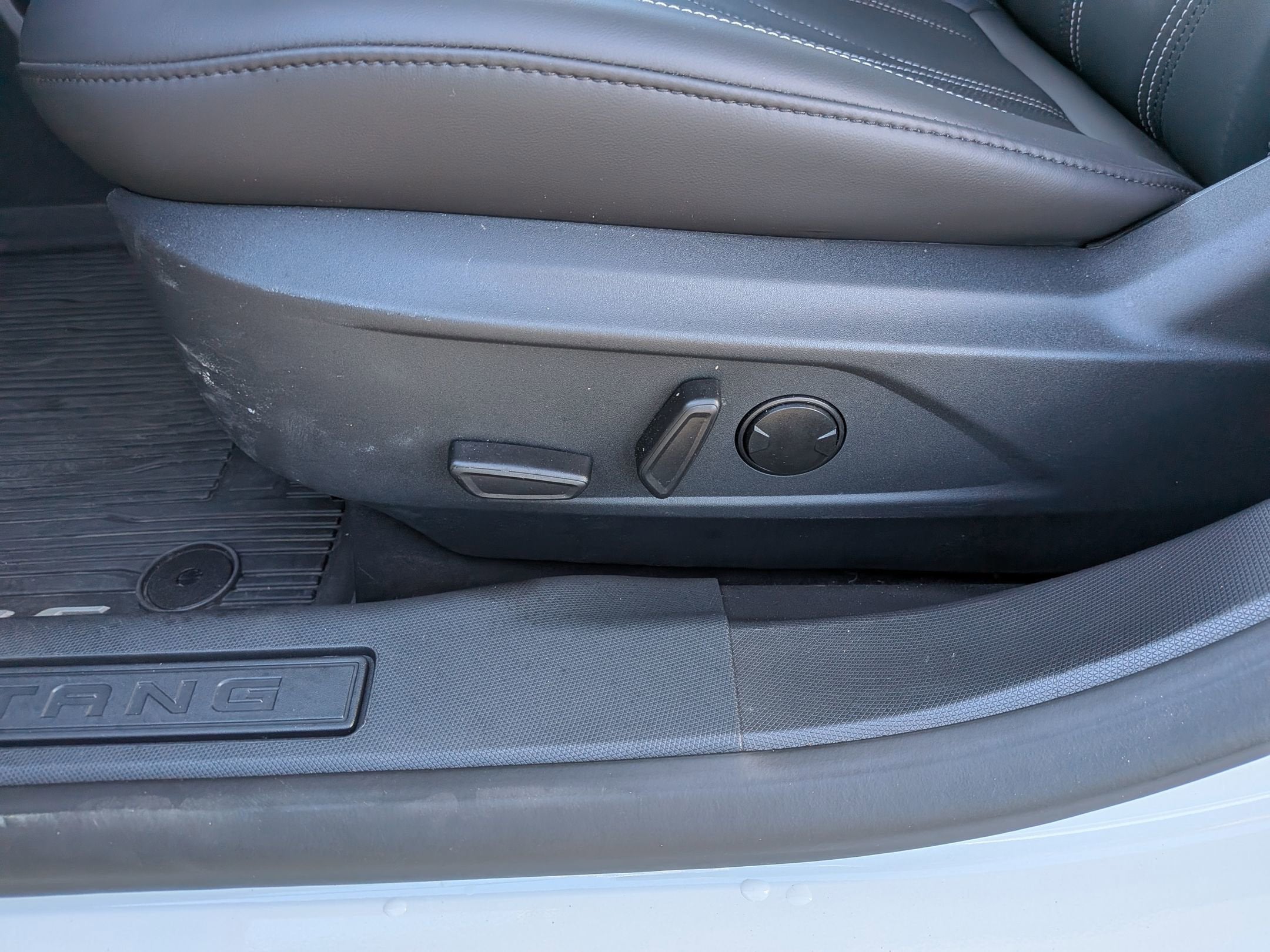 2025 Ford Mustang Mach-E Select