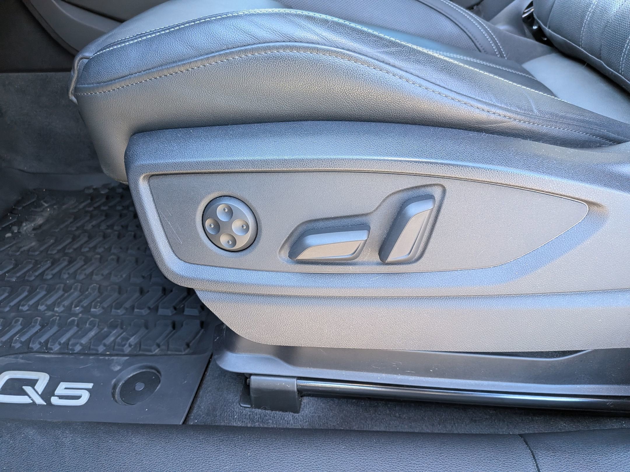 2023 Audi Q5 S line Prestige