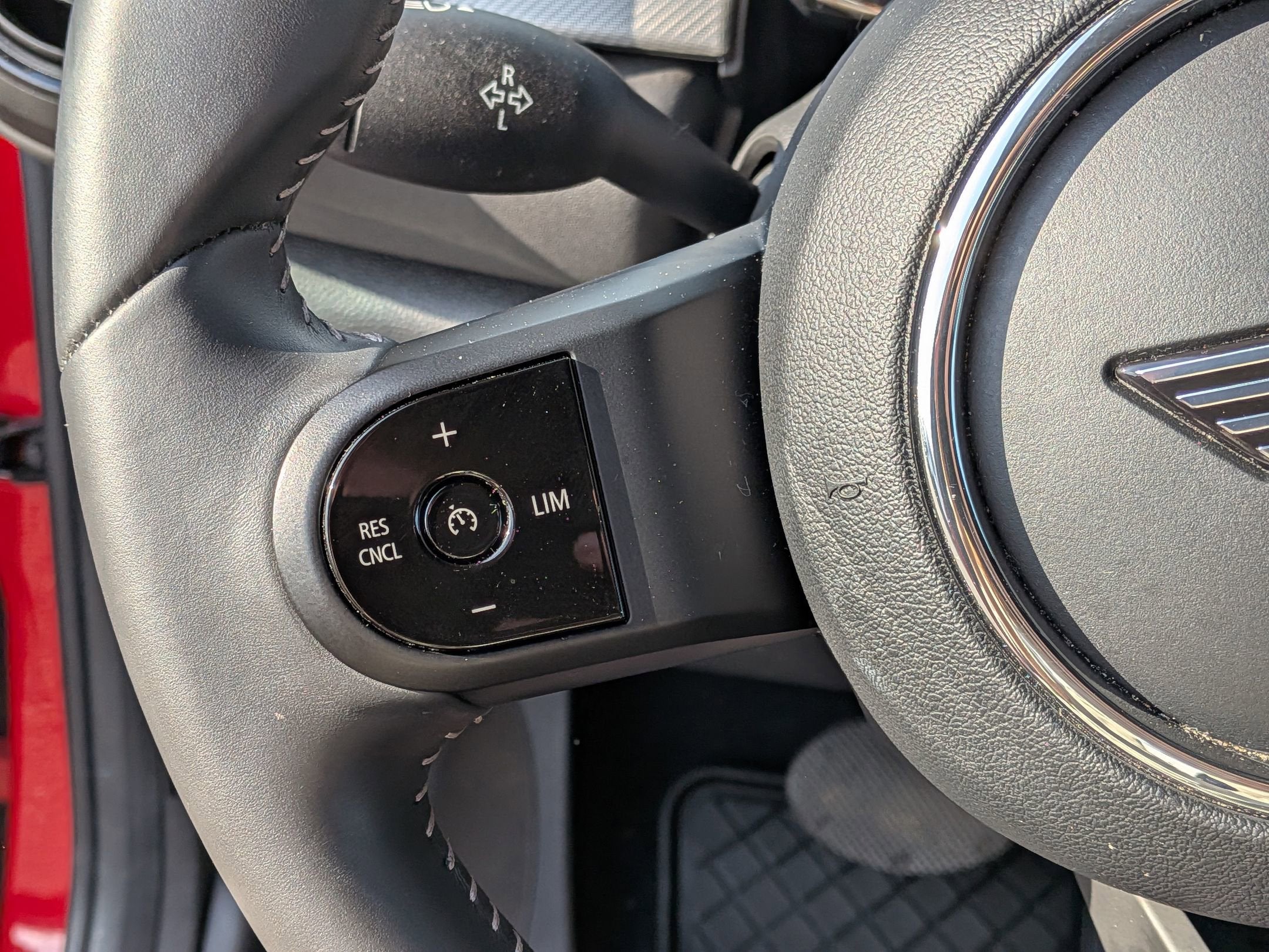 2023 MINI Hardtop 2 Door Cooper SE Signature