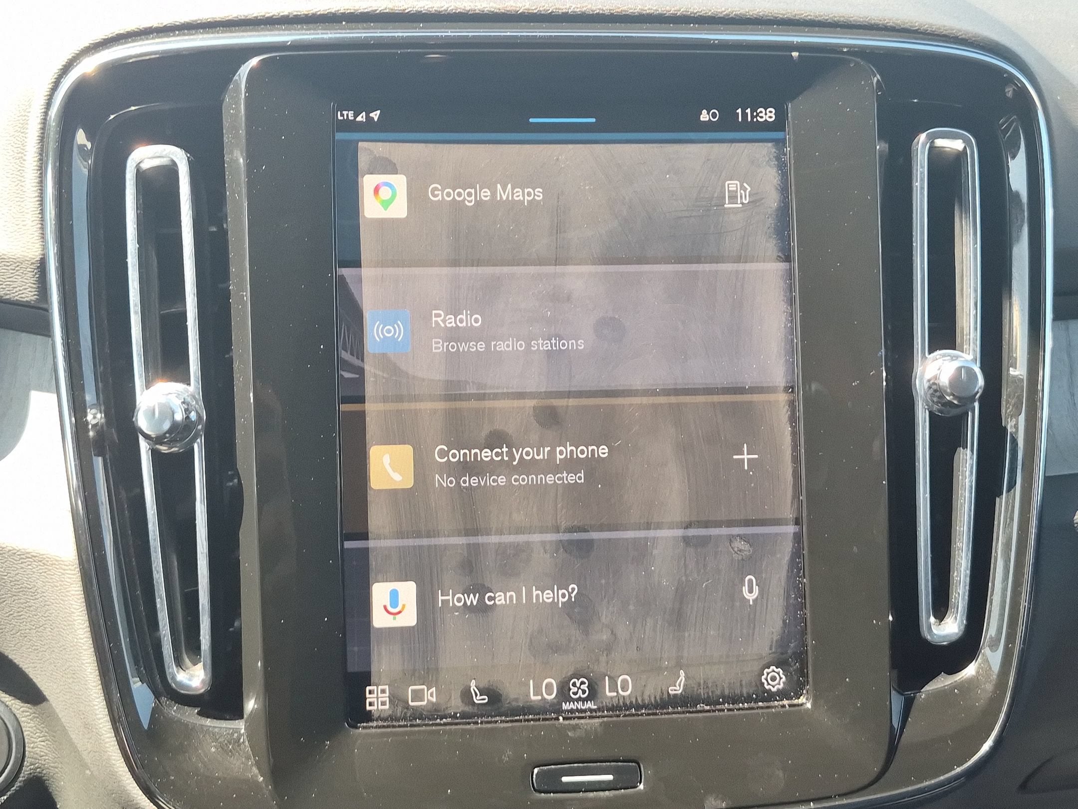 2025 Volvo XC40 Core Bright Theme