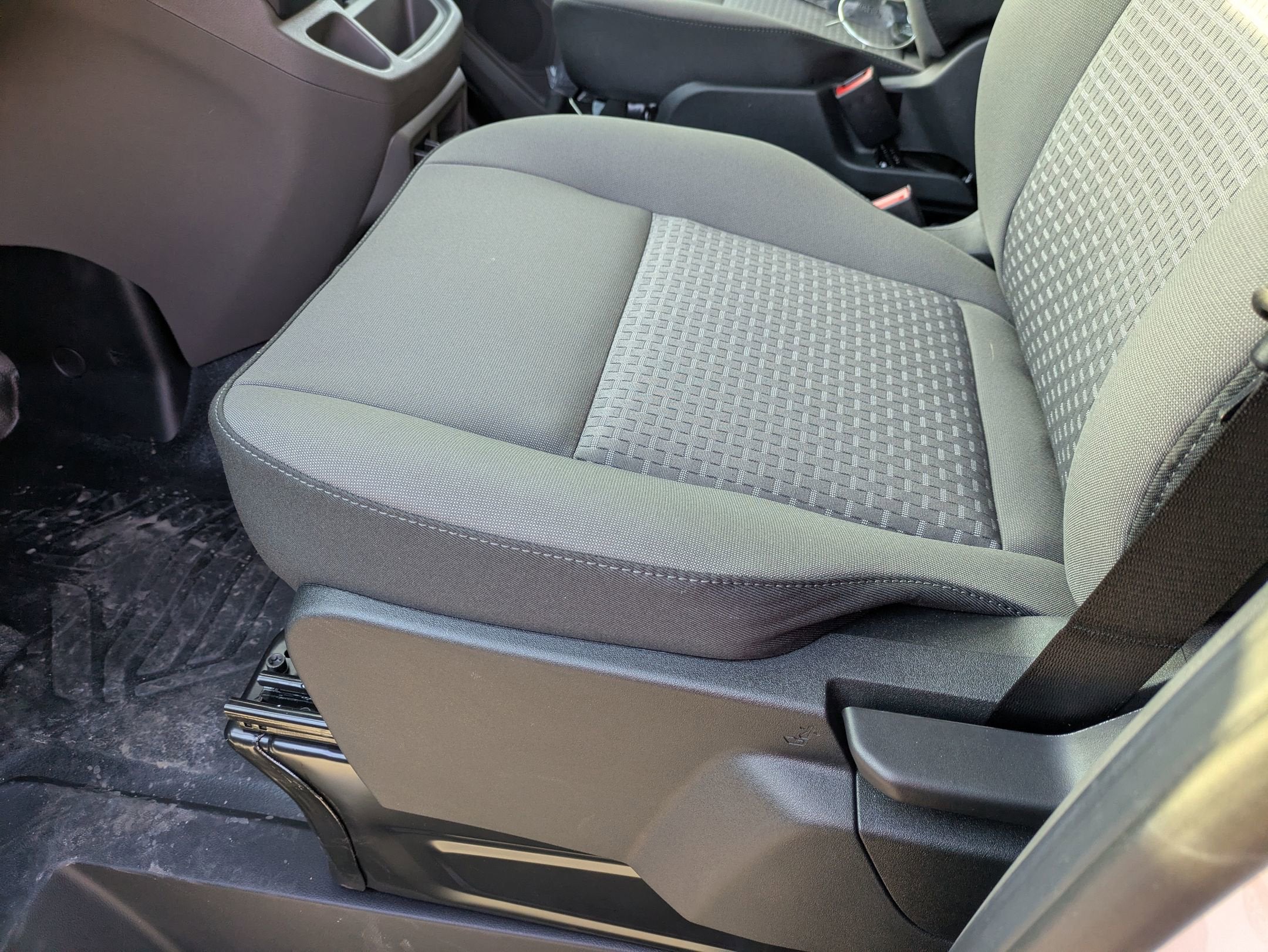 2026 Ford Transit Passenger Wagon XLT