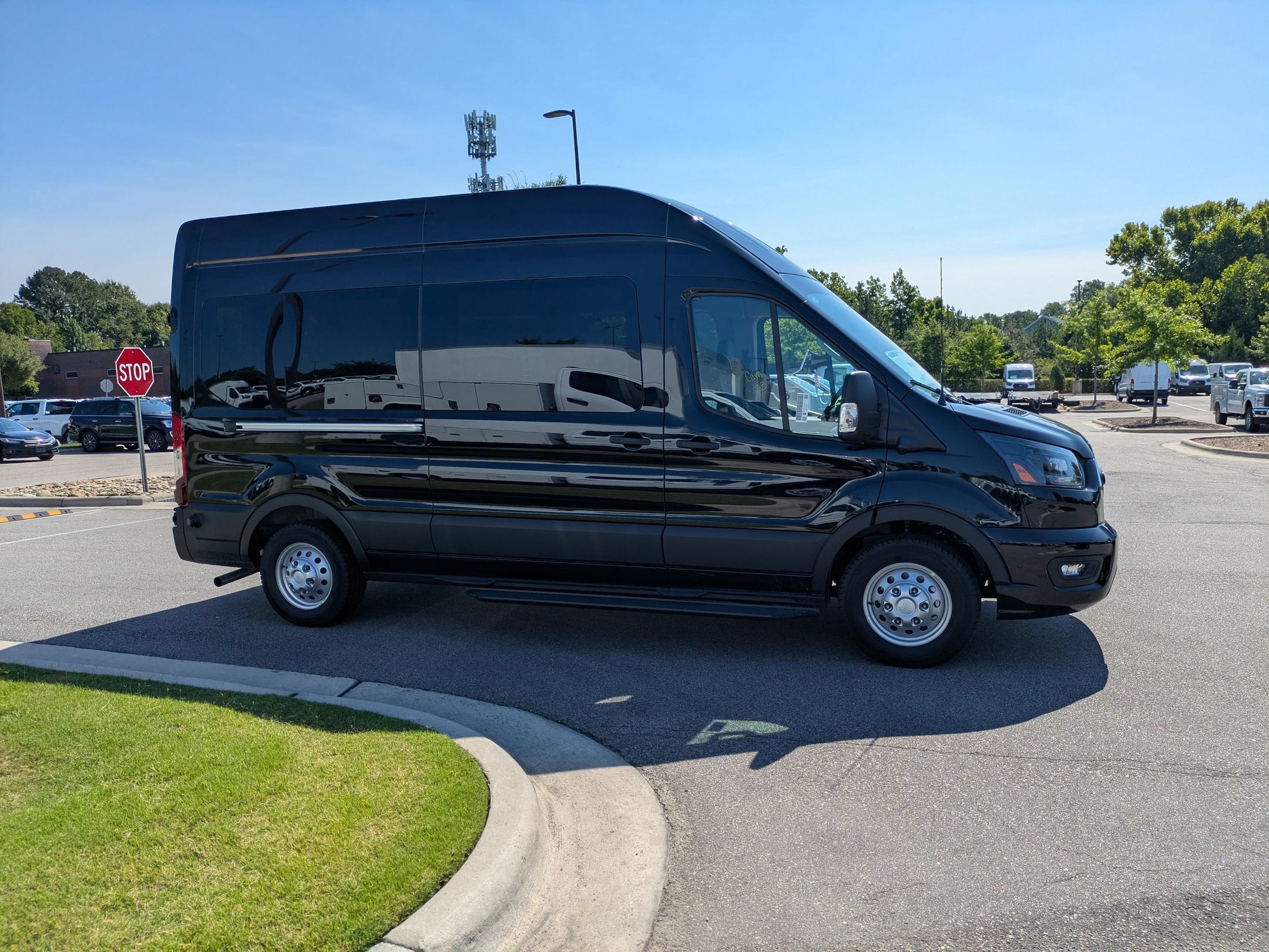 2026 Ford Transit Passenger Wagon XLT