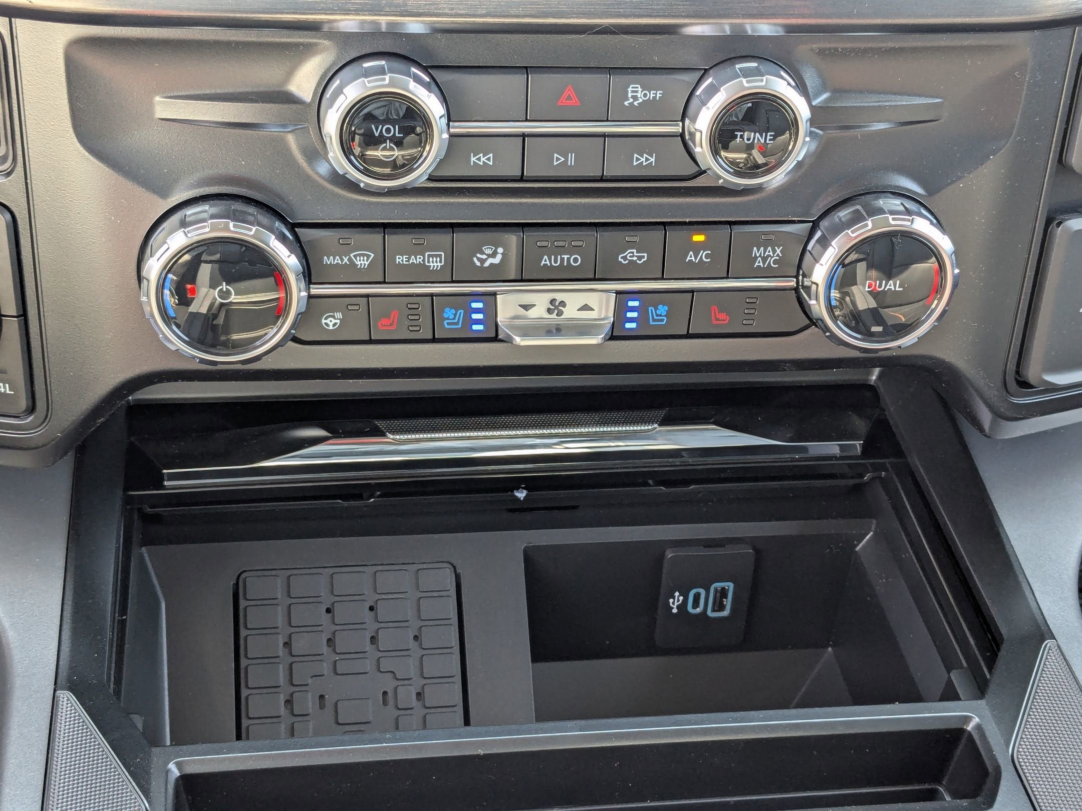 2026 Ford Super Duty F-450 DRW LARIAT